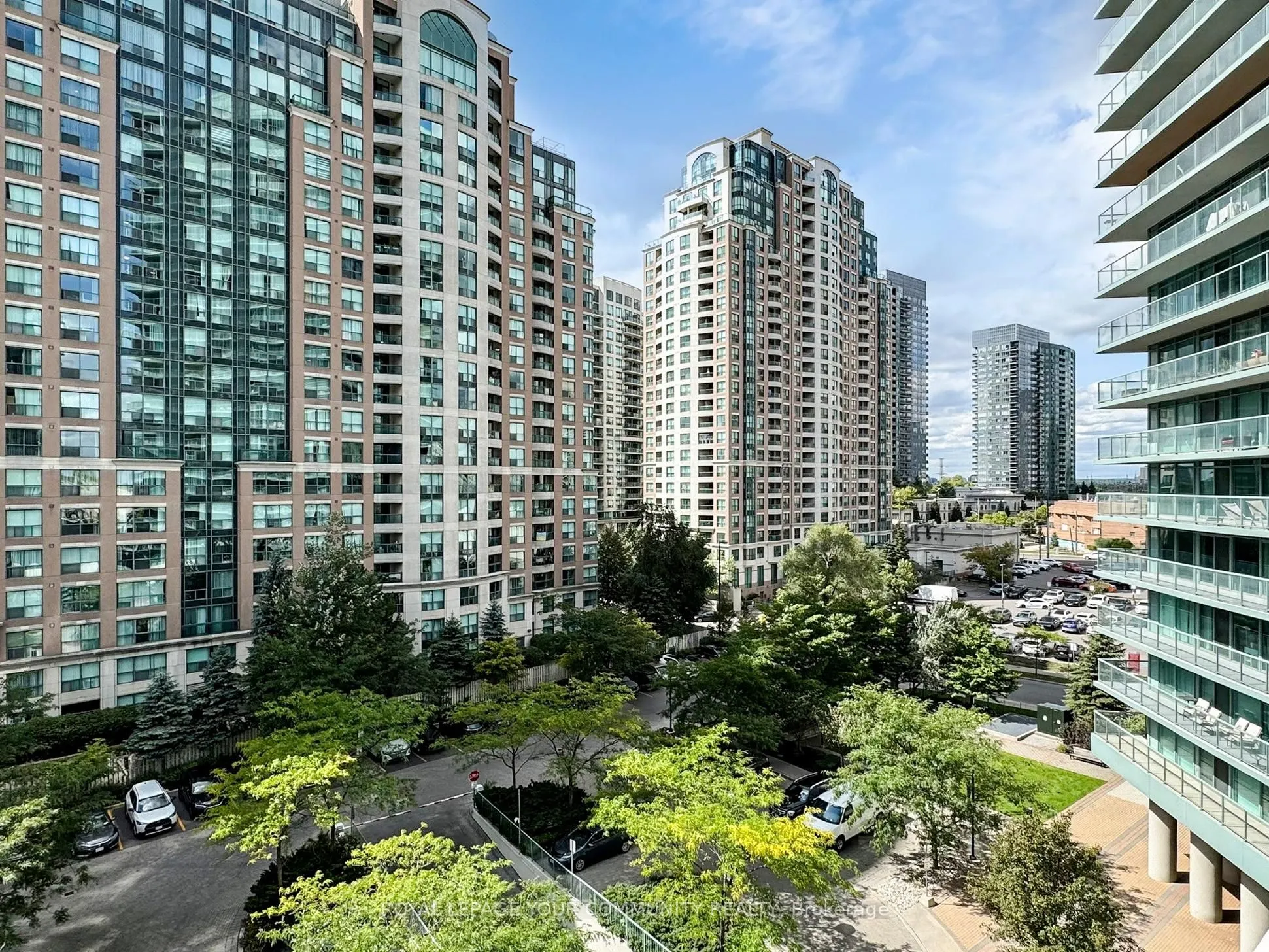5500 Yonge Street, #610