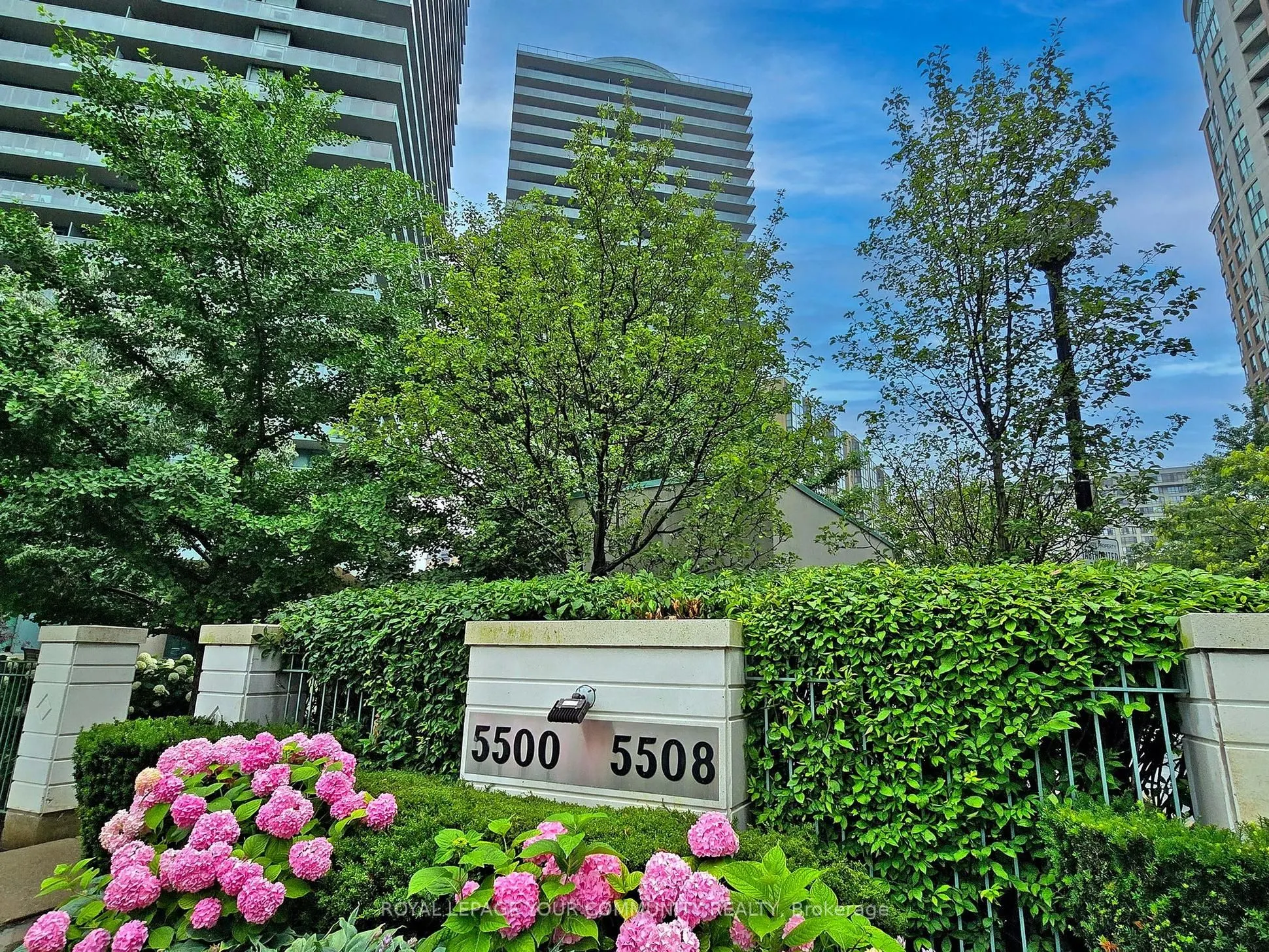 5500 Yonge Street, #610