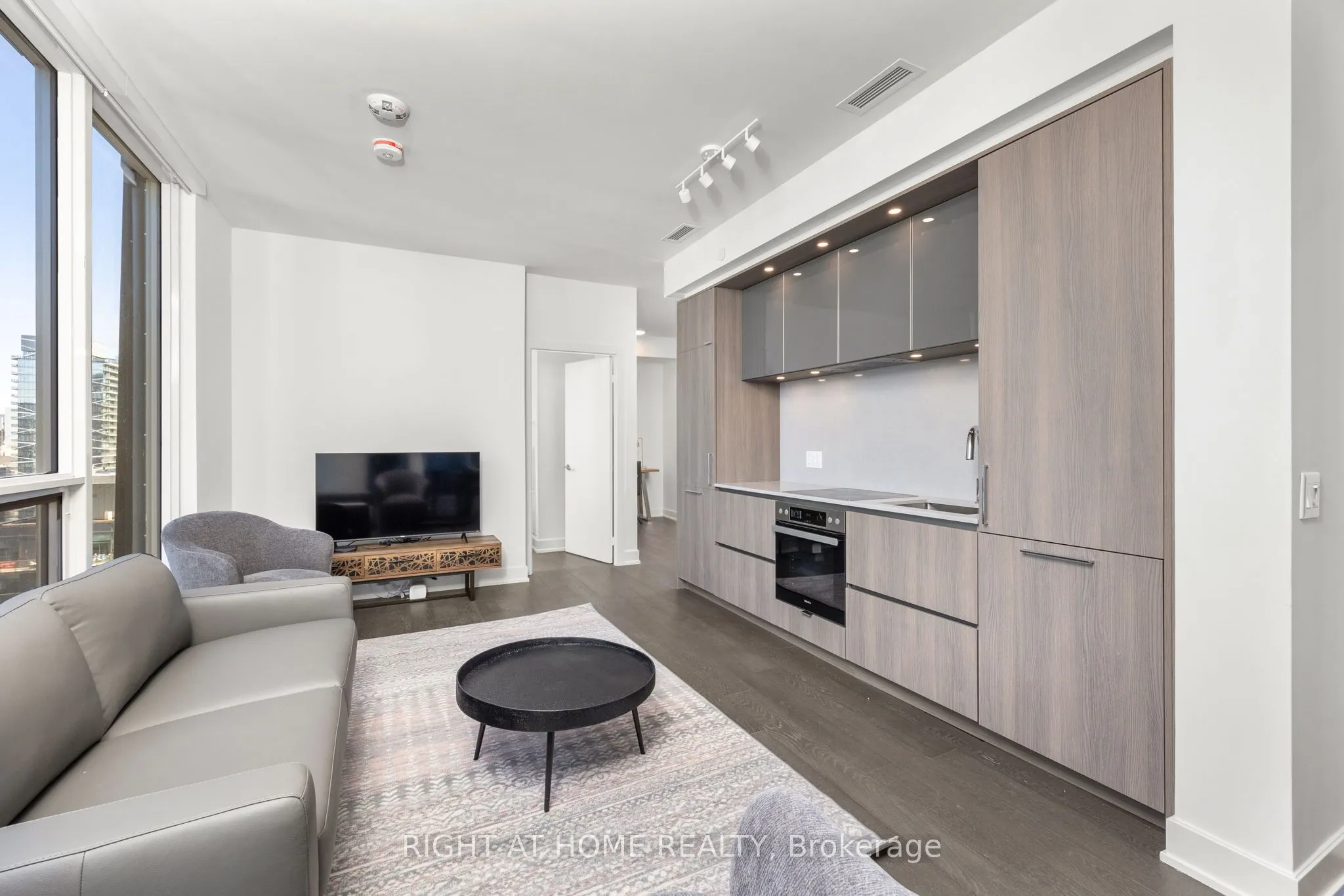 35 Mercer Street N, #3412