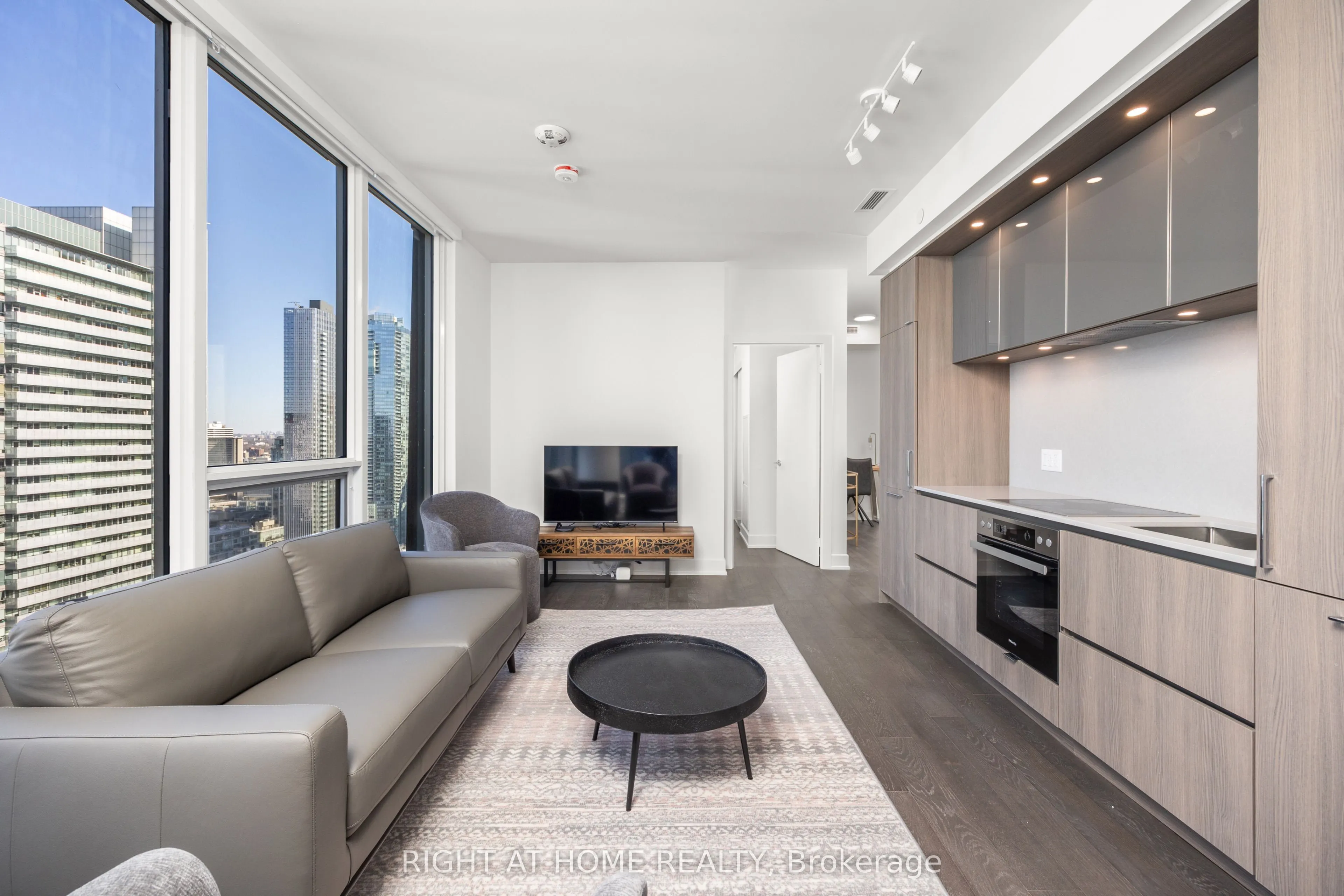 35 Mercer Street N, #3412