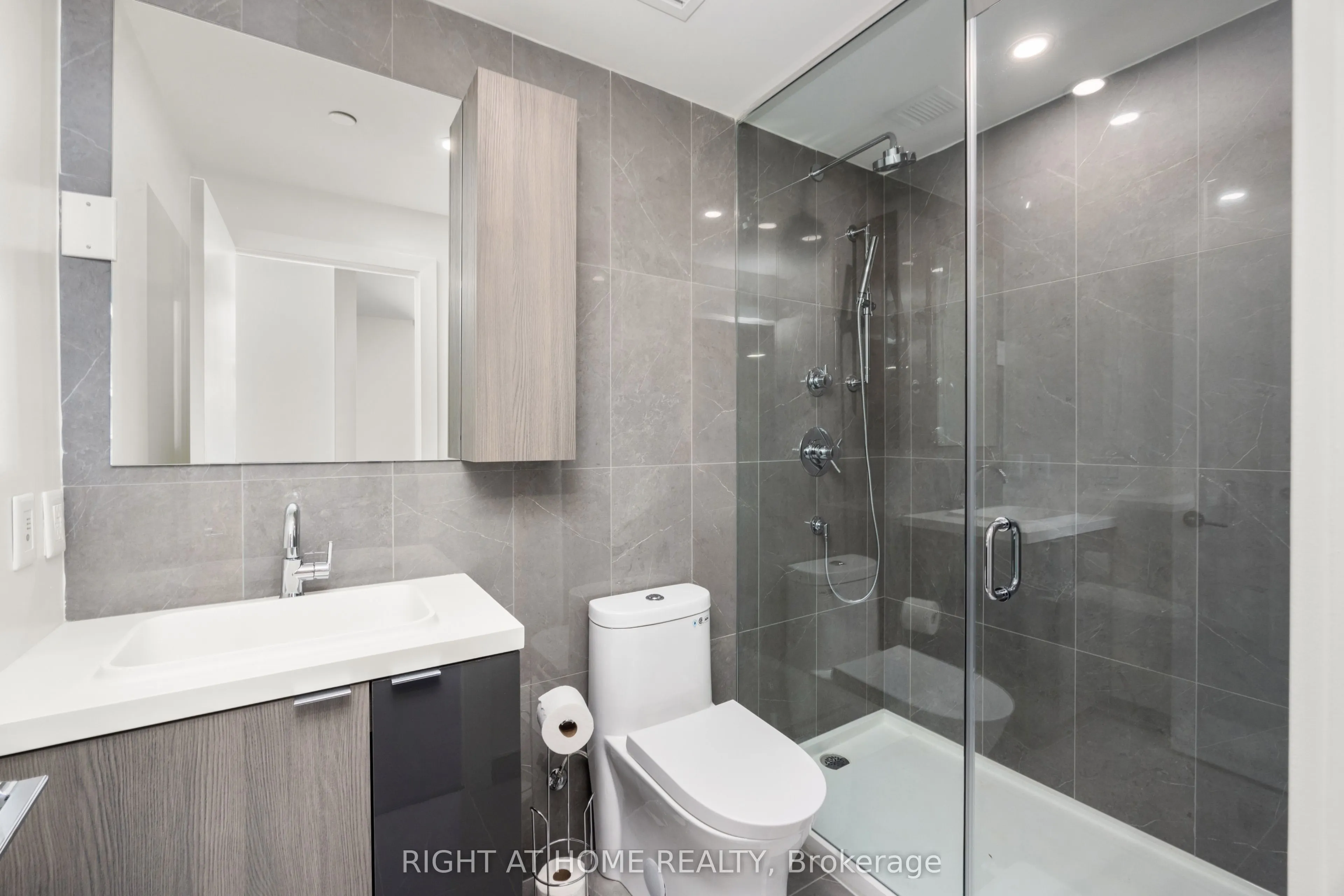 35 Mercer Street N, #3412