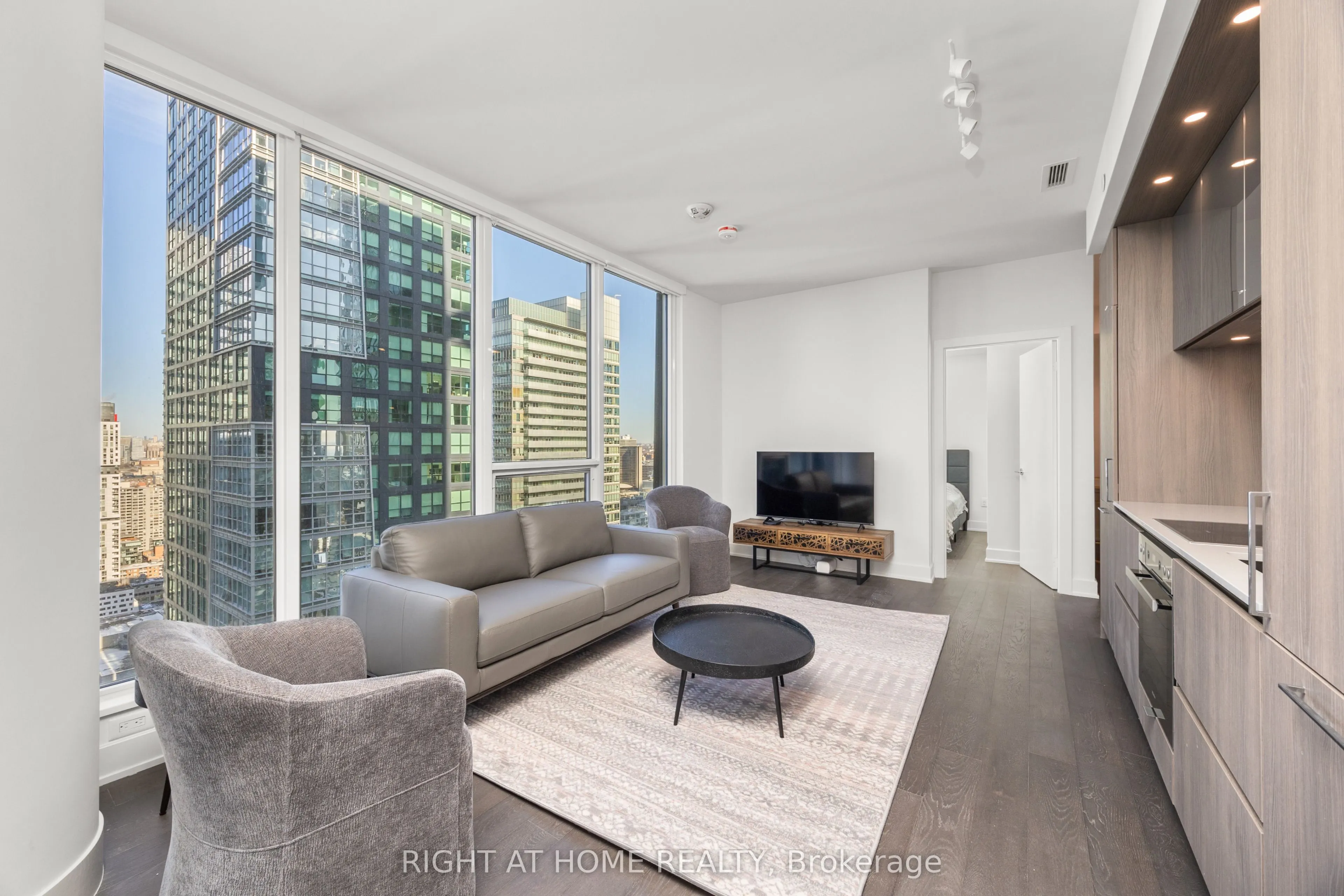 35 Mercer Street N, #3412