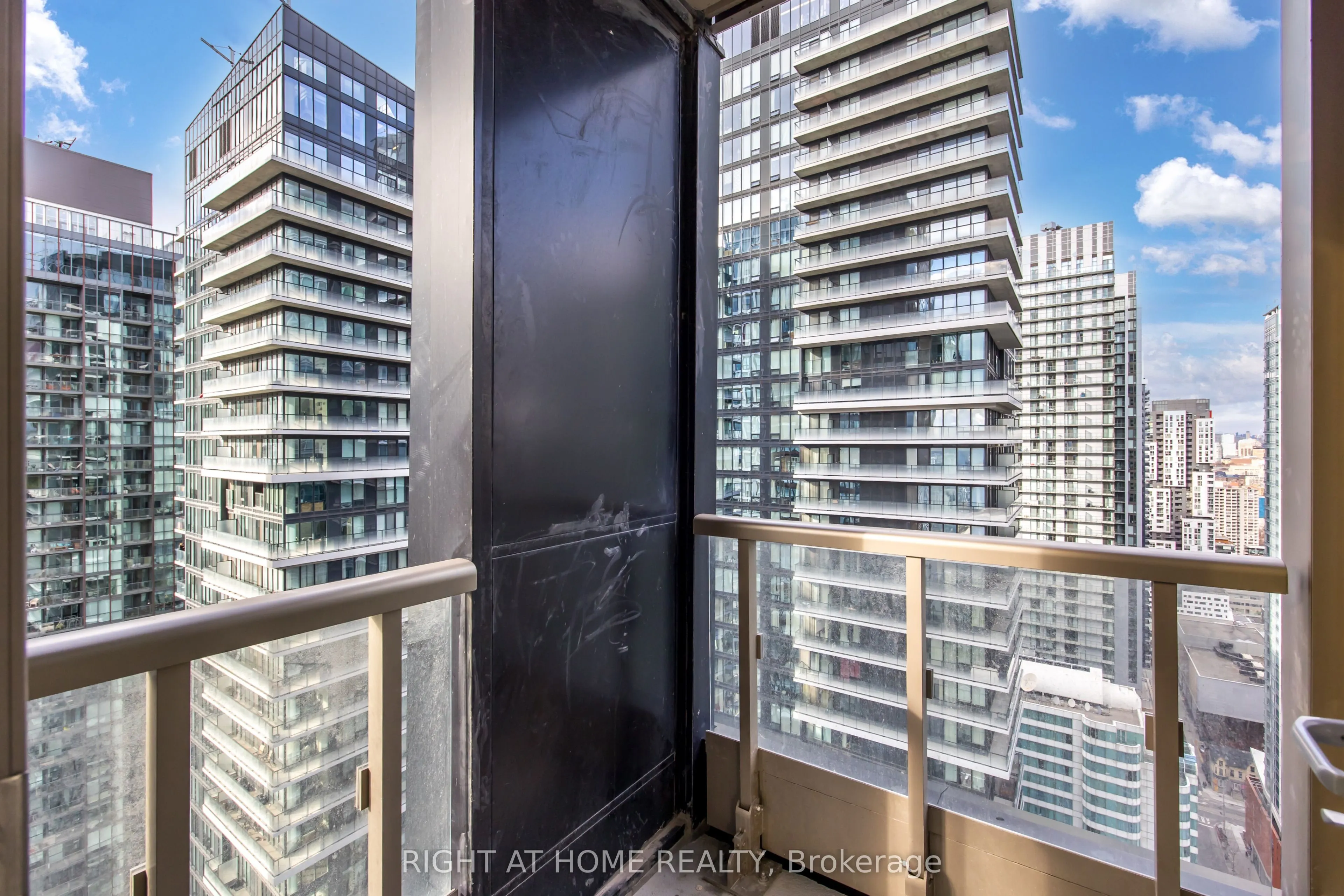 35 Mercer Street N, #3412