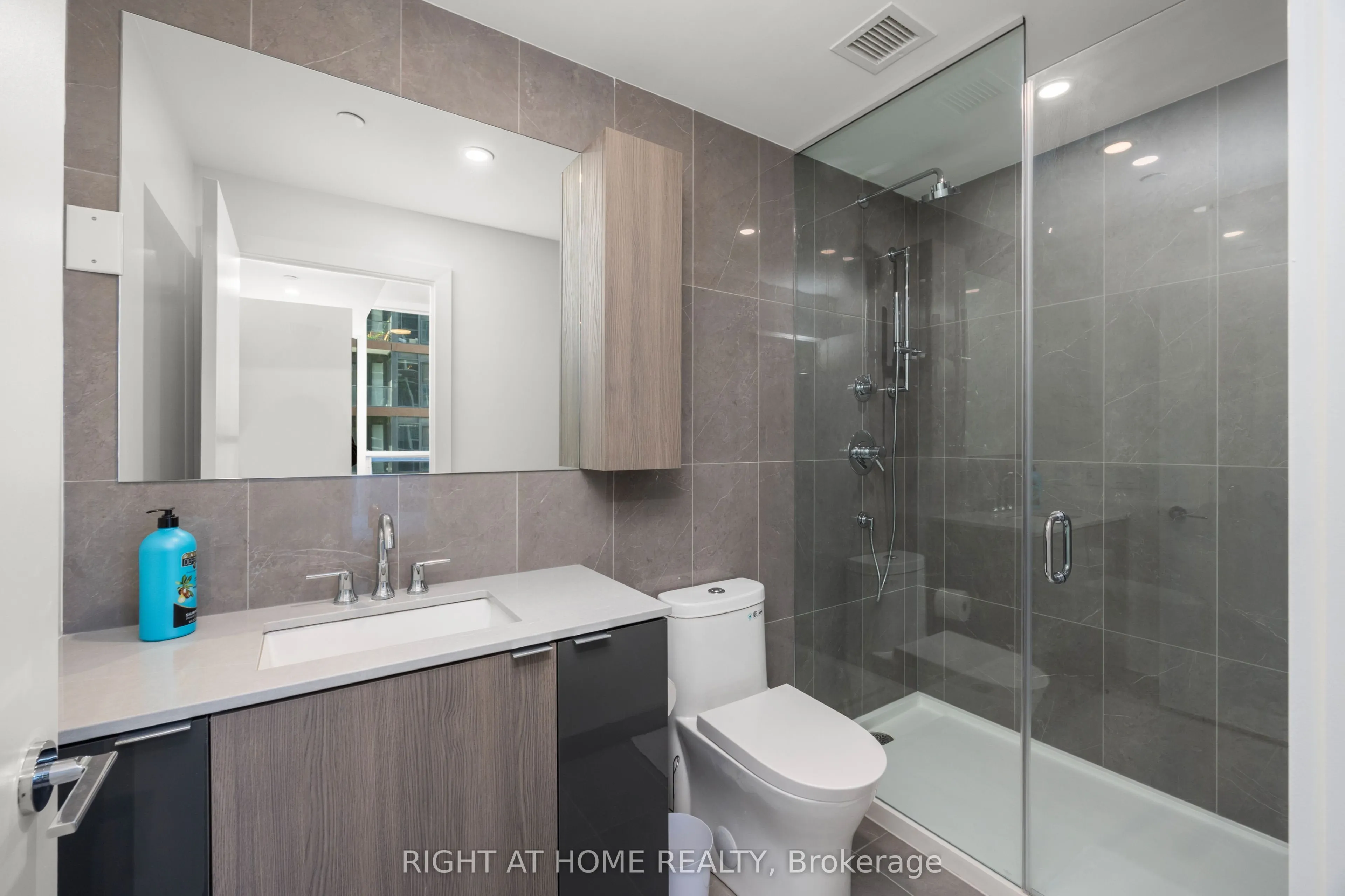 35 Mercer Street N, #3412