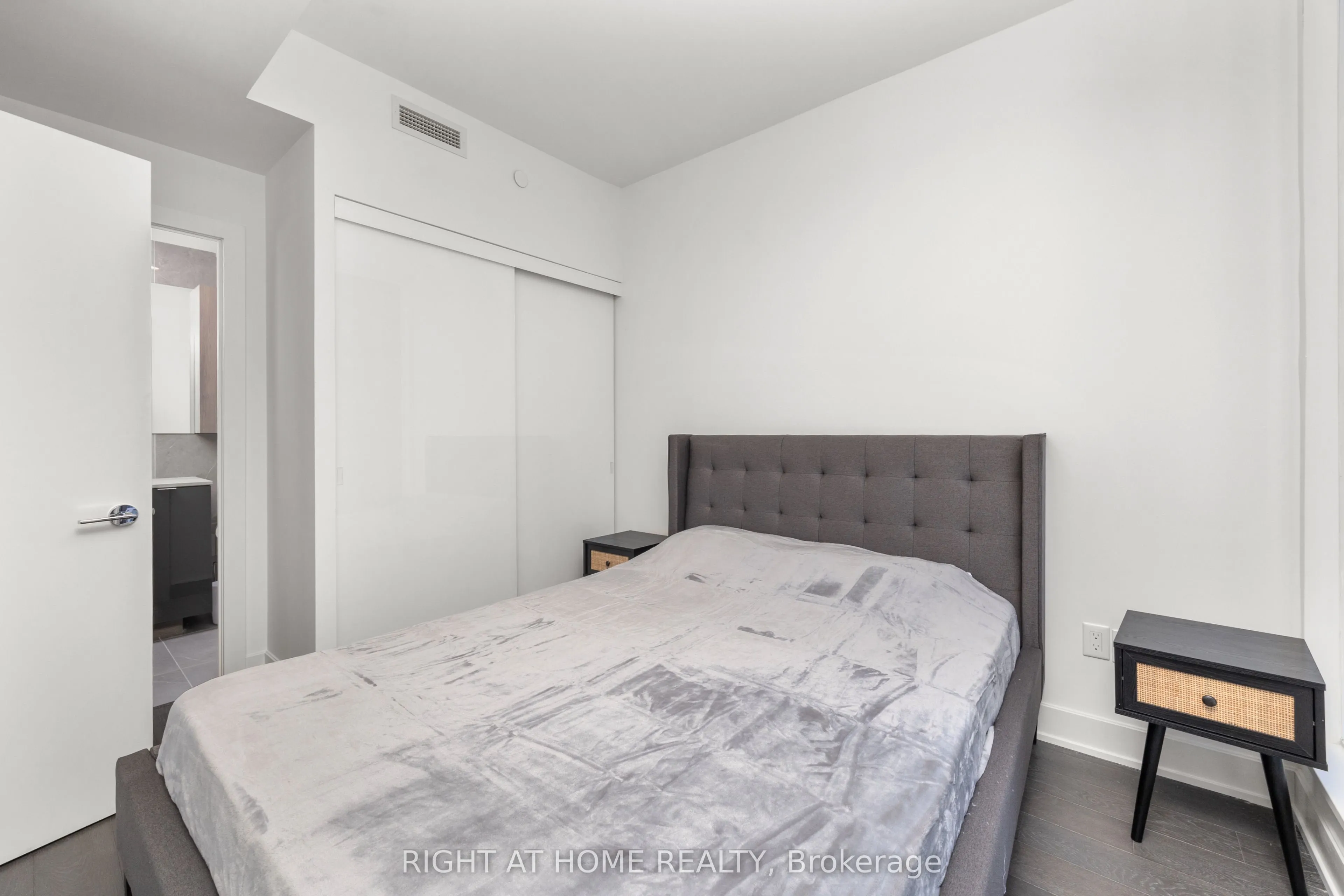 35 Mercer Street N, #3412