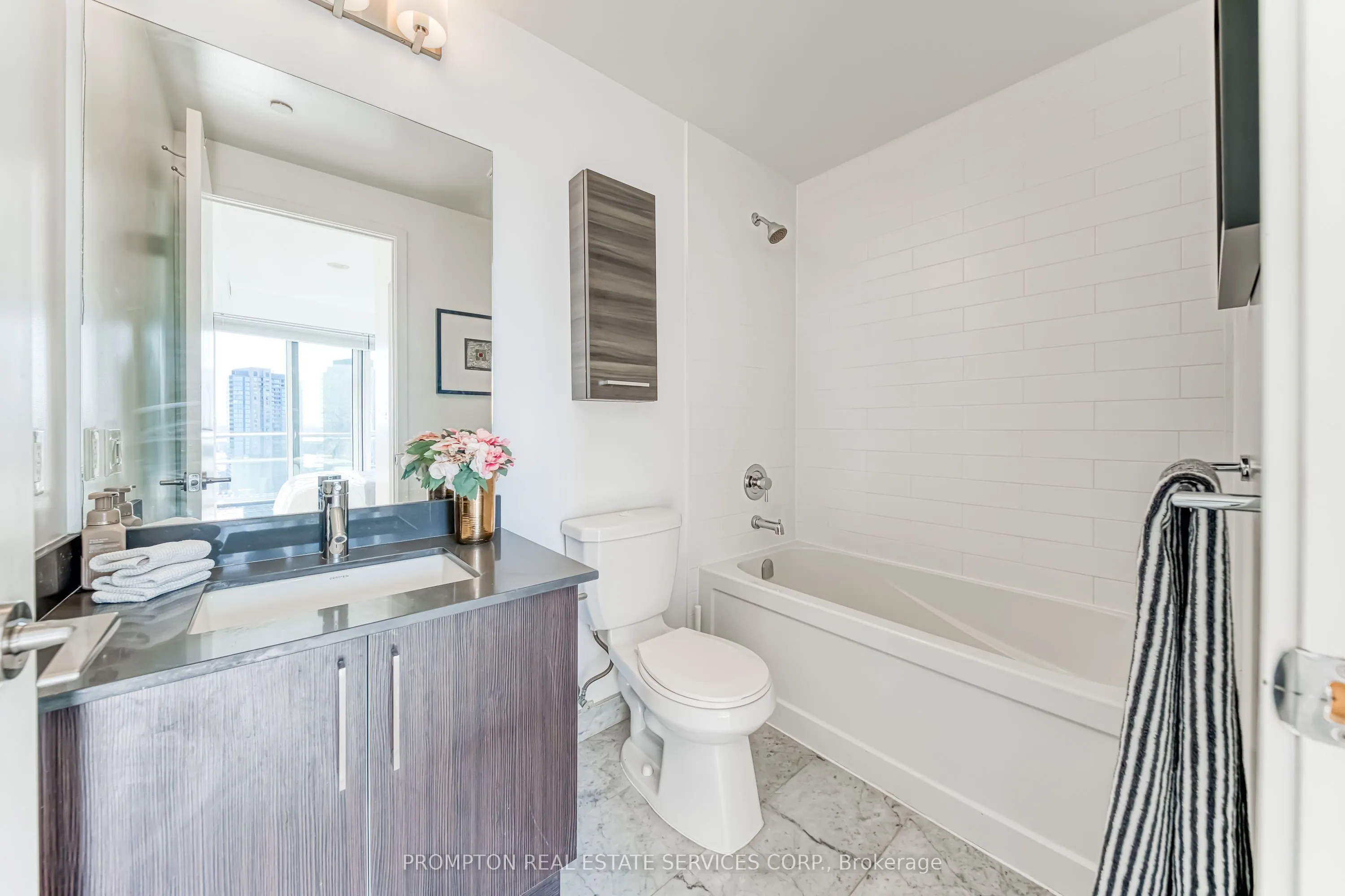 20 Bruyeres Mews, #2902