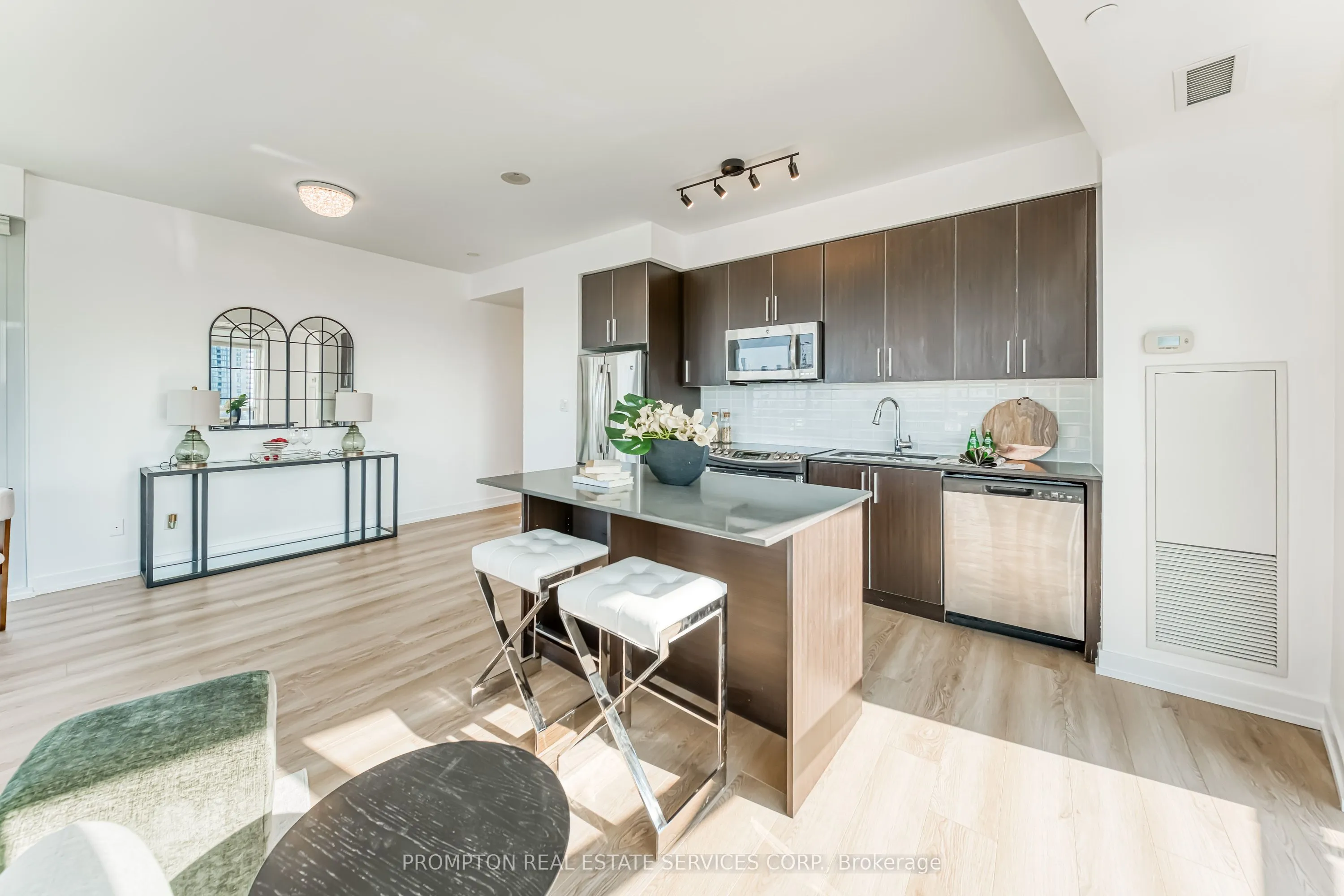 20 Bruyeres Mews, #2902