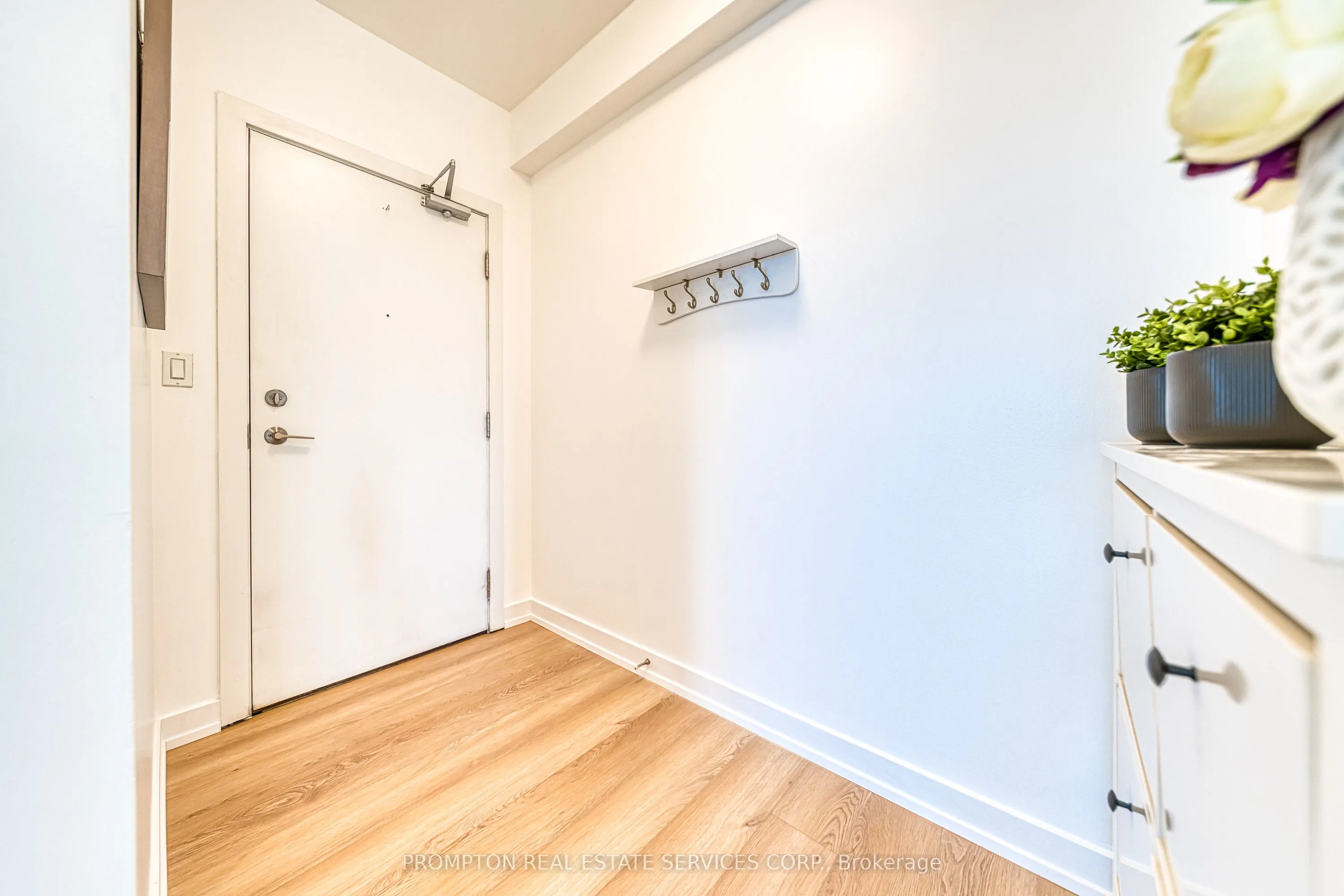 20 Bruyeres Mews, #2902