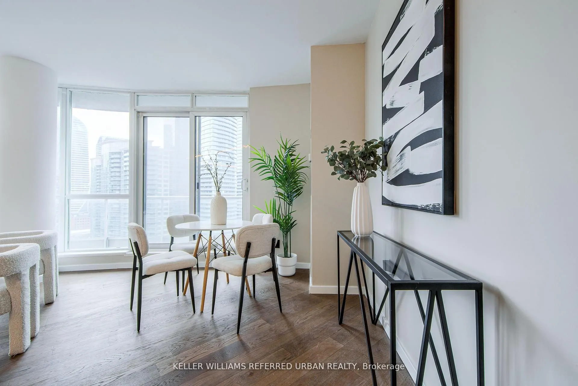 218 Queens Quay W, #2501