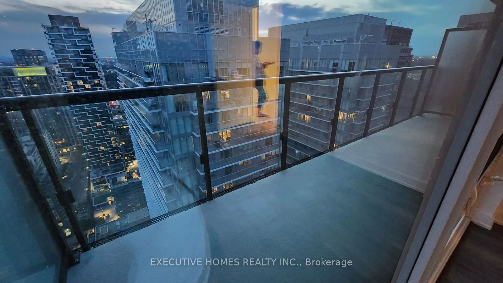 127 Broadway Avenue, #3705