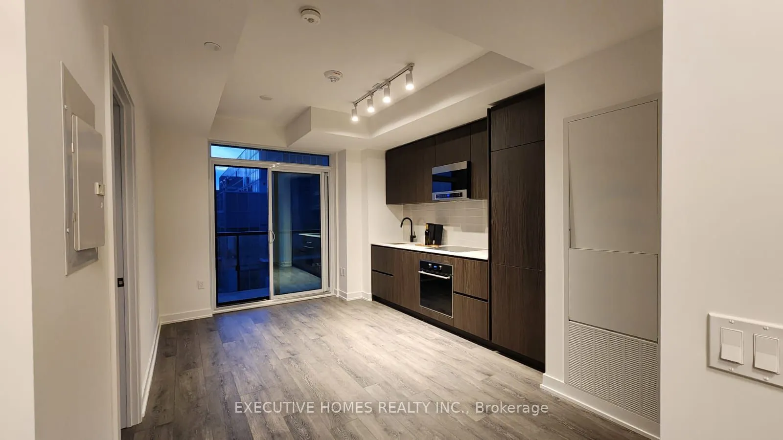 127 Broadway Avenue, #3705