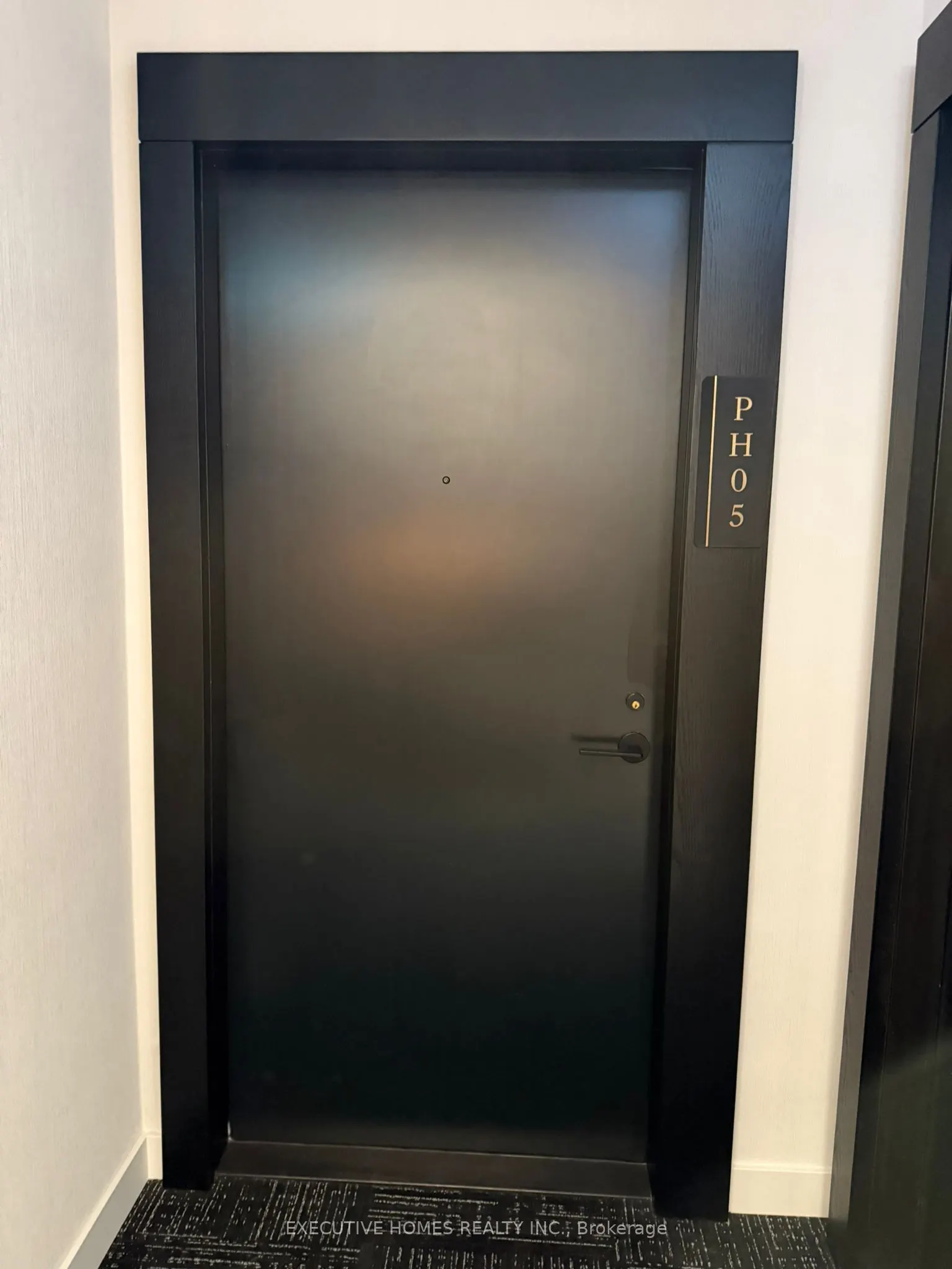127 Broadway Avenue, #3705