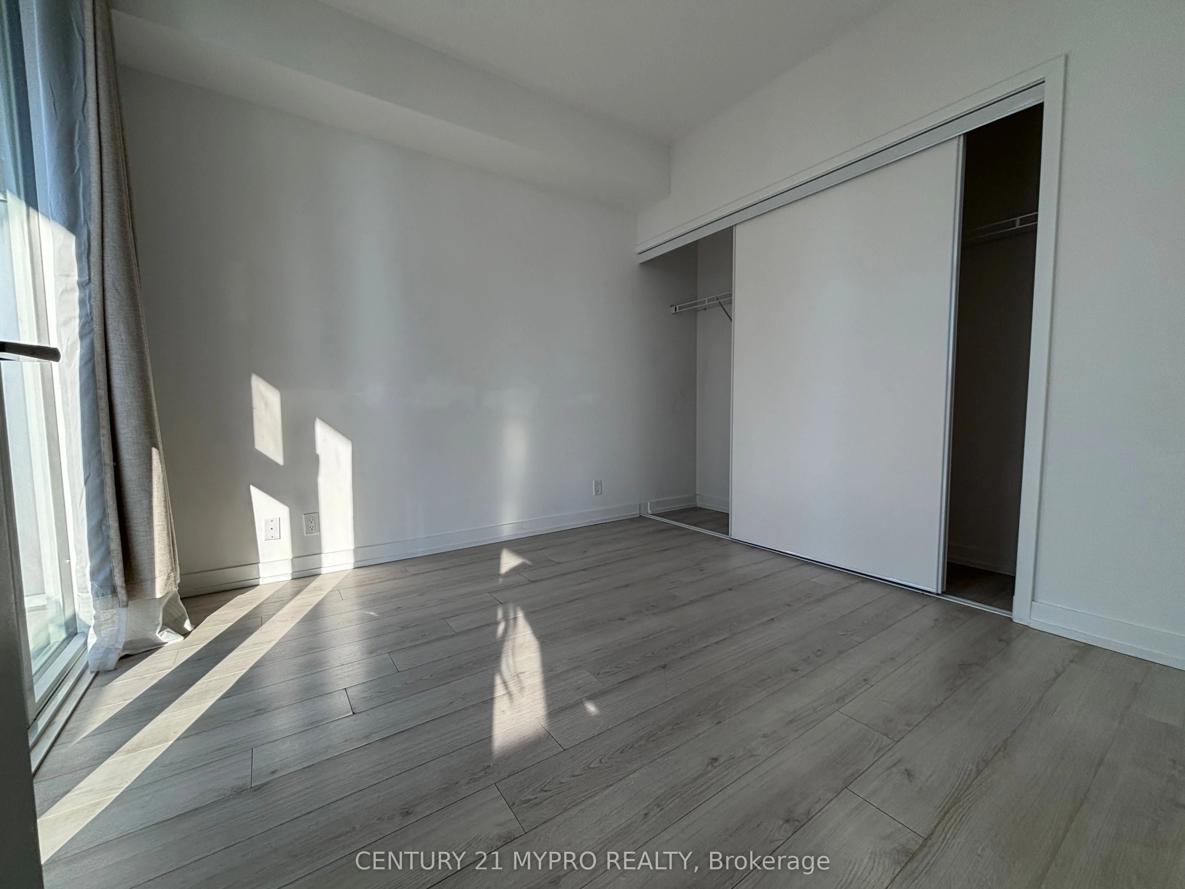 33 Helendale Avenue, #1909