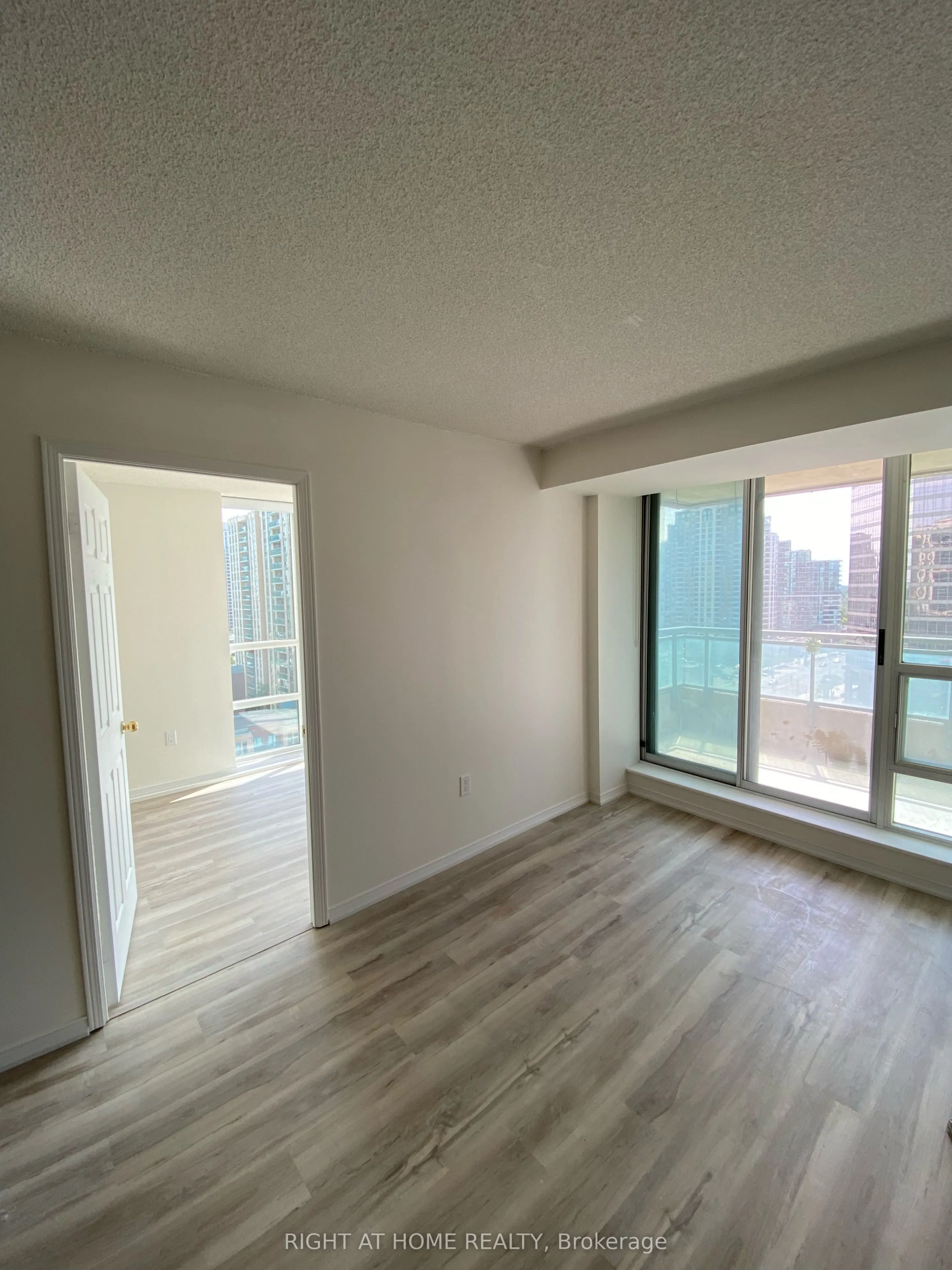 1 PEMBERTON Avenue, #1208