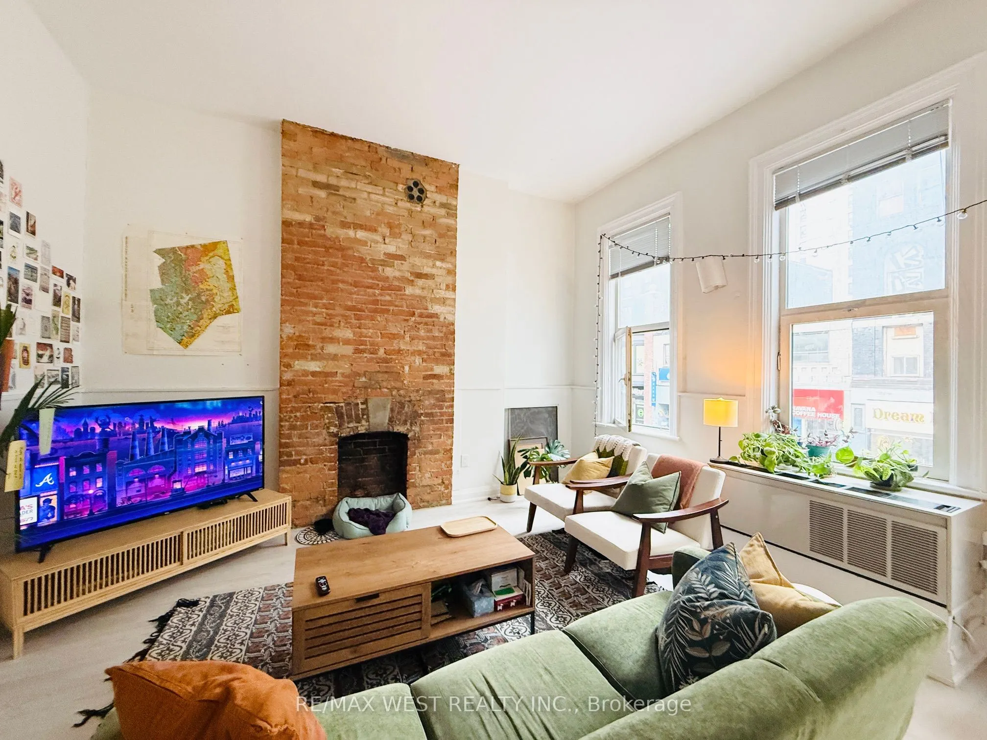 588 Yonge Street, #2nd Flr