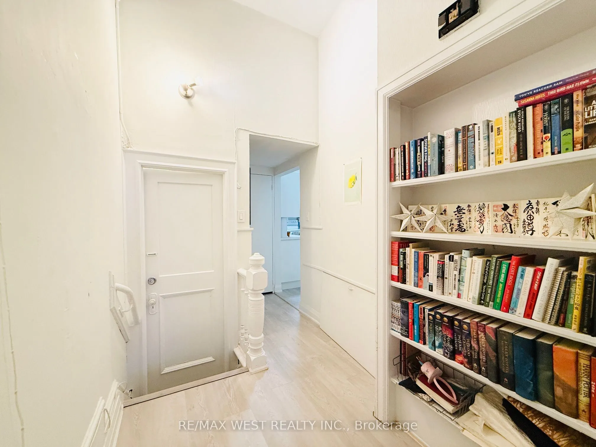 588 Yonge Street, #2nd Flr