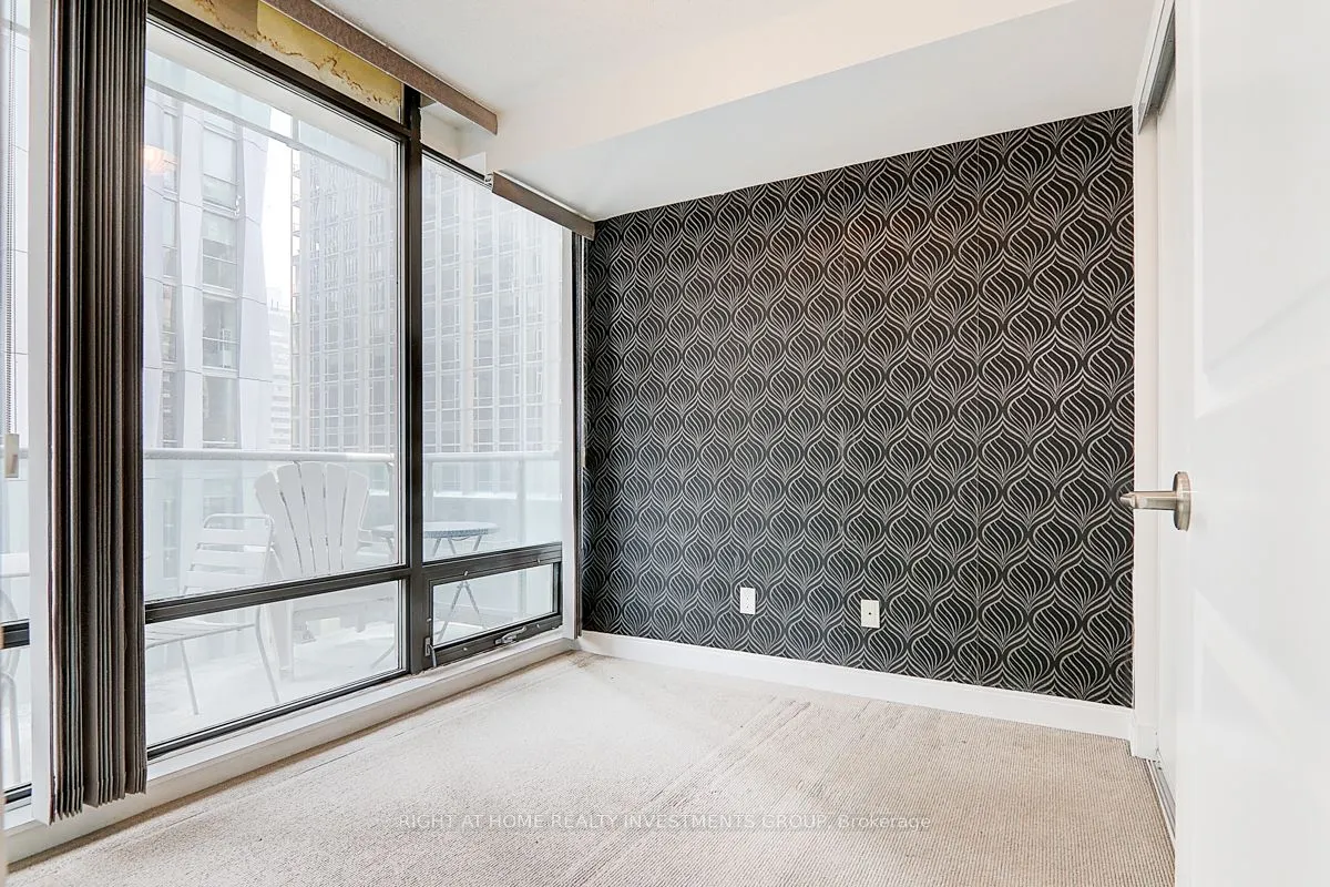 18 Yorkville Avenue, #704