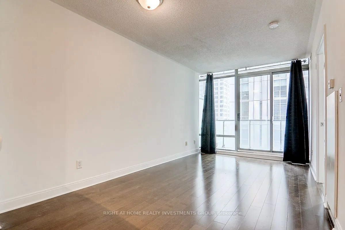 18 Yorkville Avenue, #704