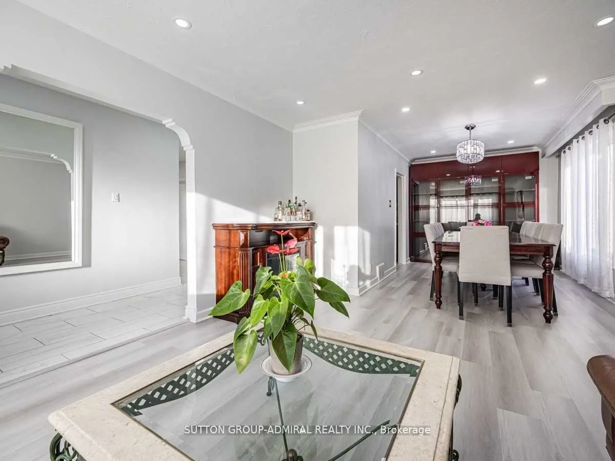 17 Dorchester Drive