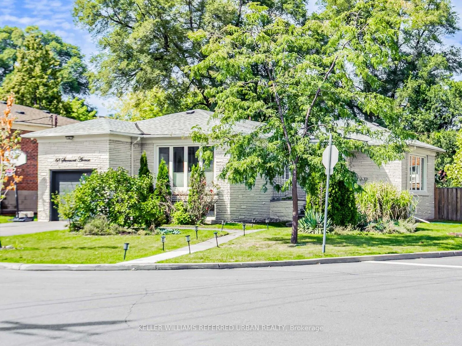 68 Stormont Avenue
