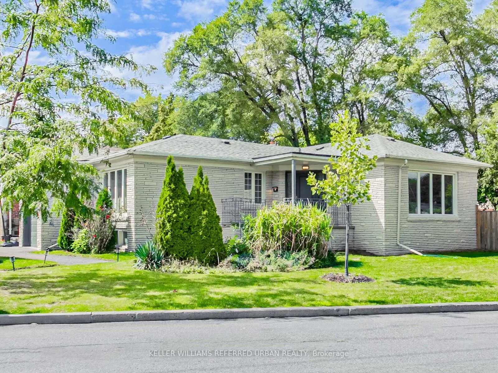 68 Stormont Avenue