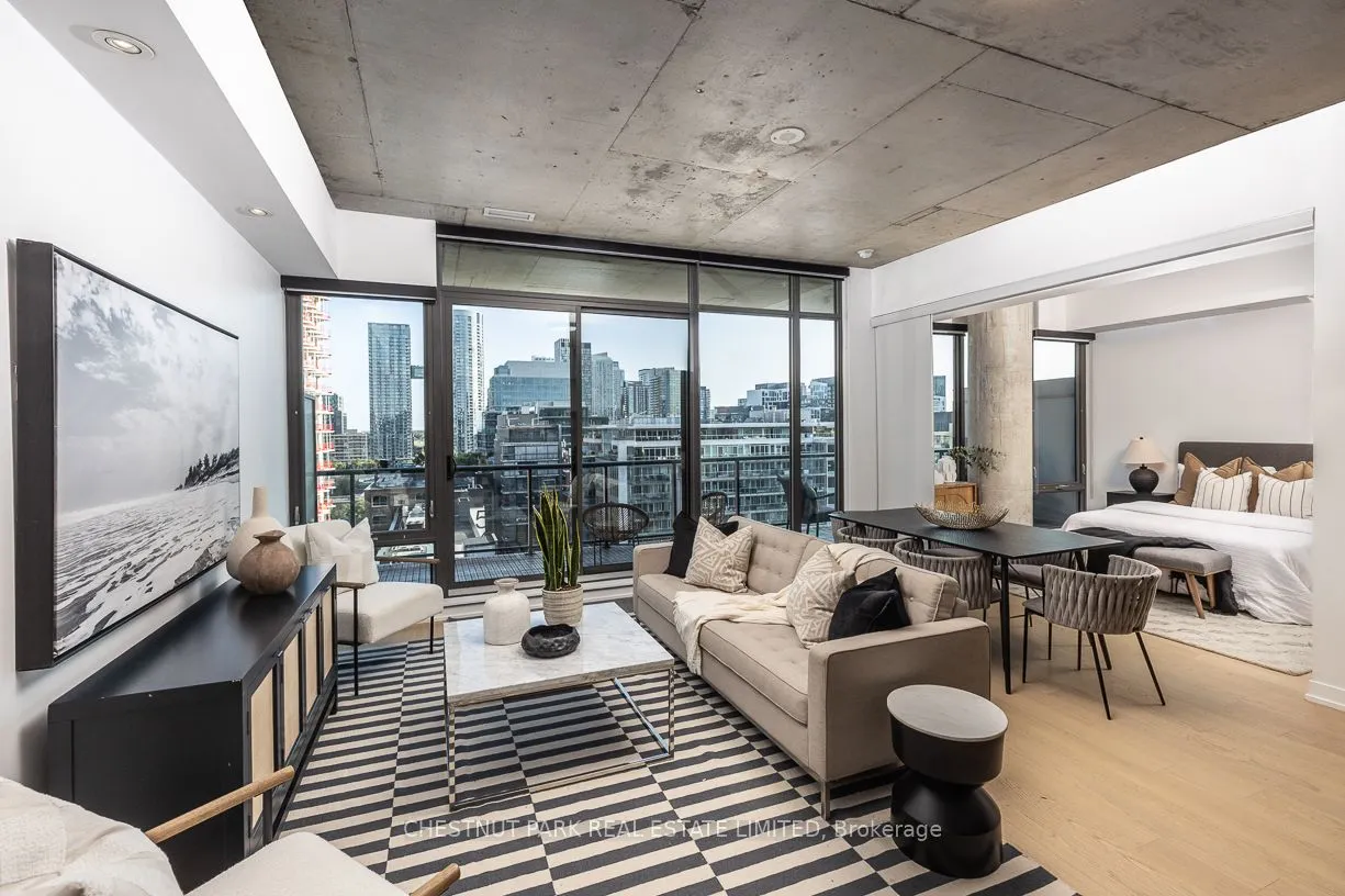 560 King Street W, #1014