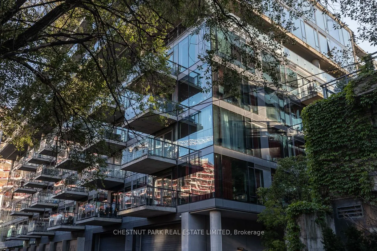 560 King Street W, #1014