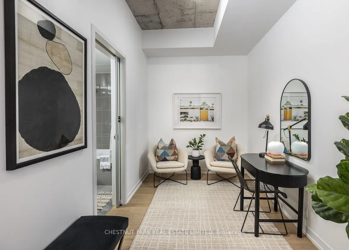 560 King Street W, #1014