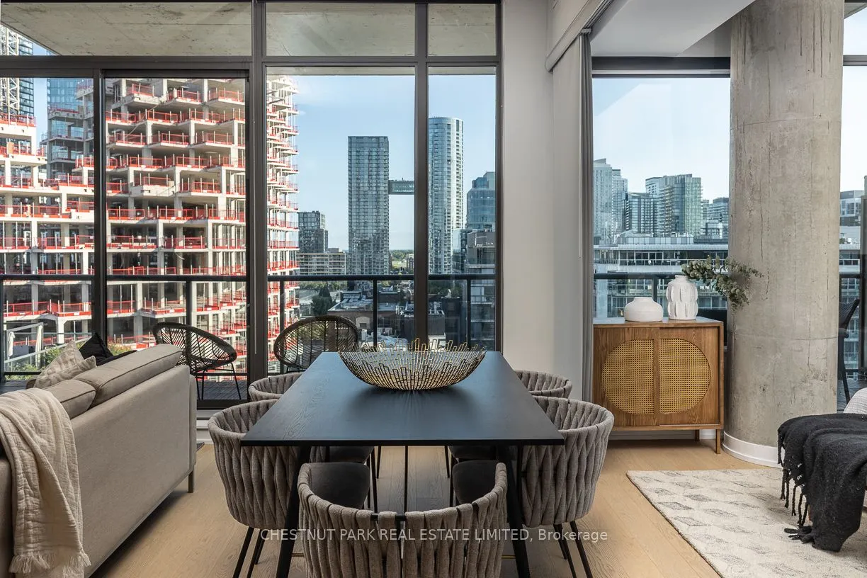 560 King Street W, #1014
