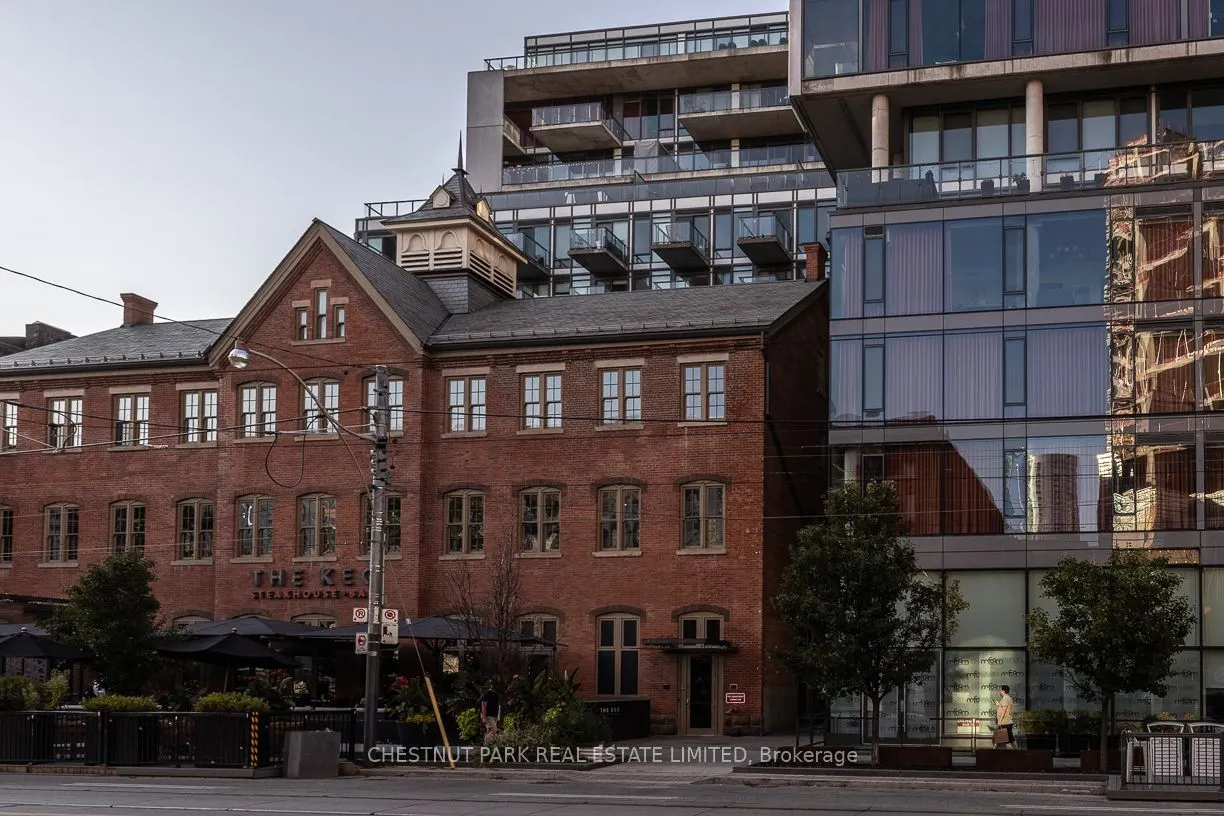 560 King Street W, #1014