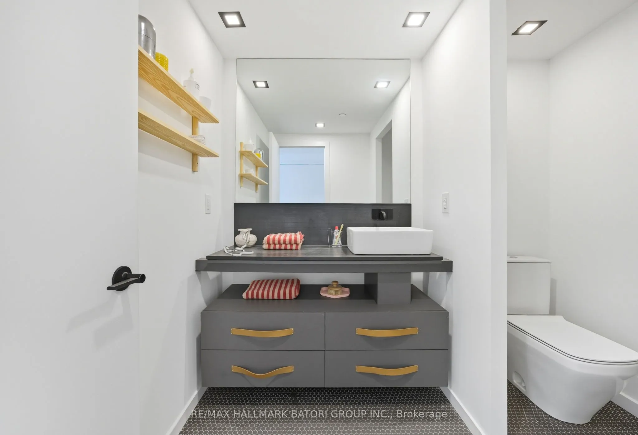 45 Dovercourt Road, #301