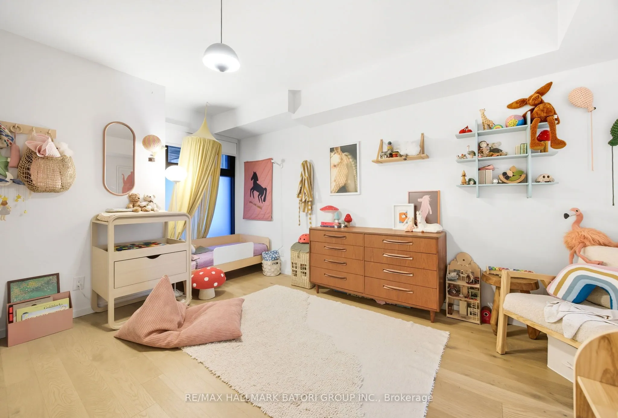 45 Dovercourt Road, #301