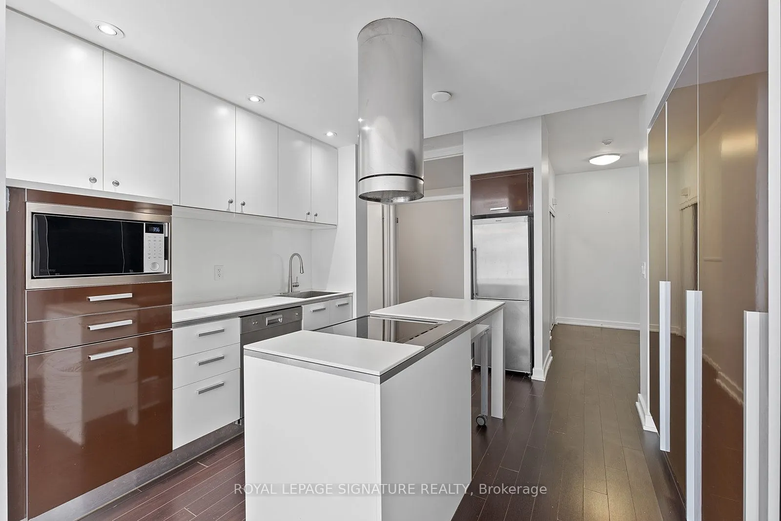 38 Dan Leckie Way, #725