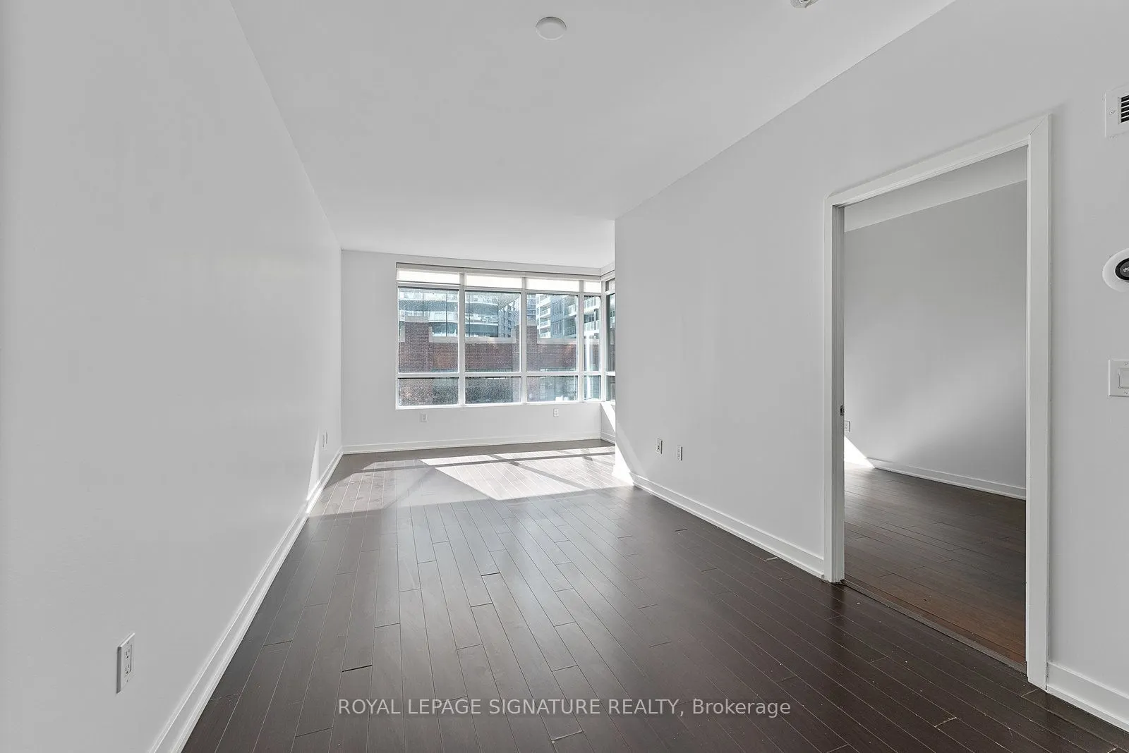 38 Dan Leckie Way, #725