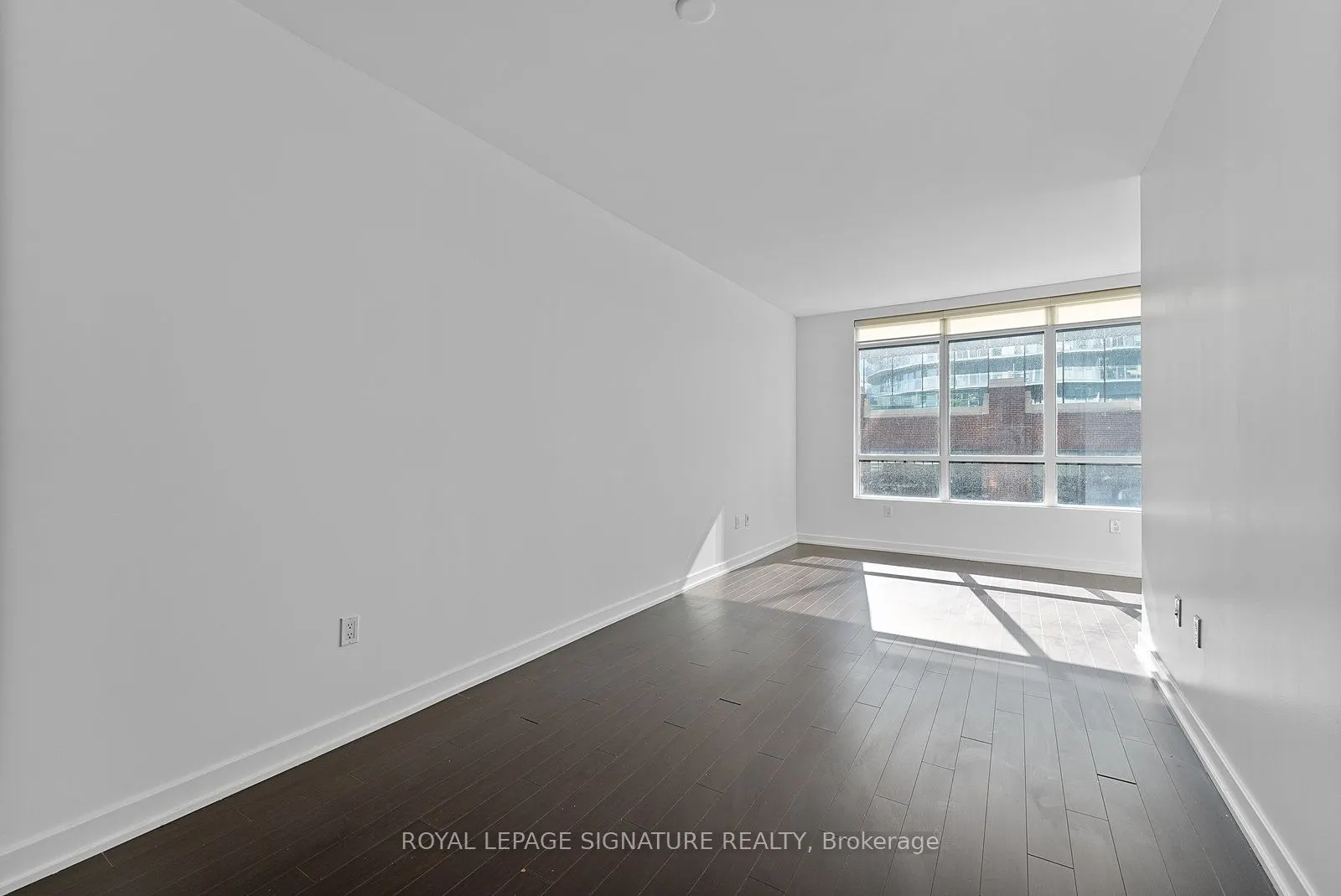 38 Dan Leckie Way, #725
