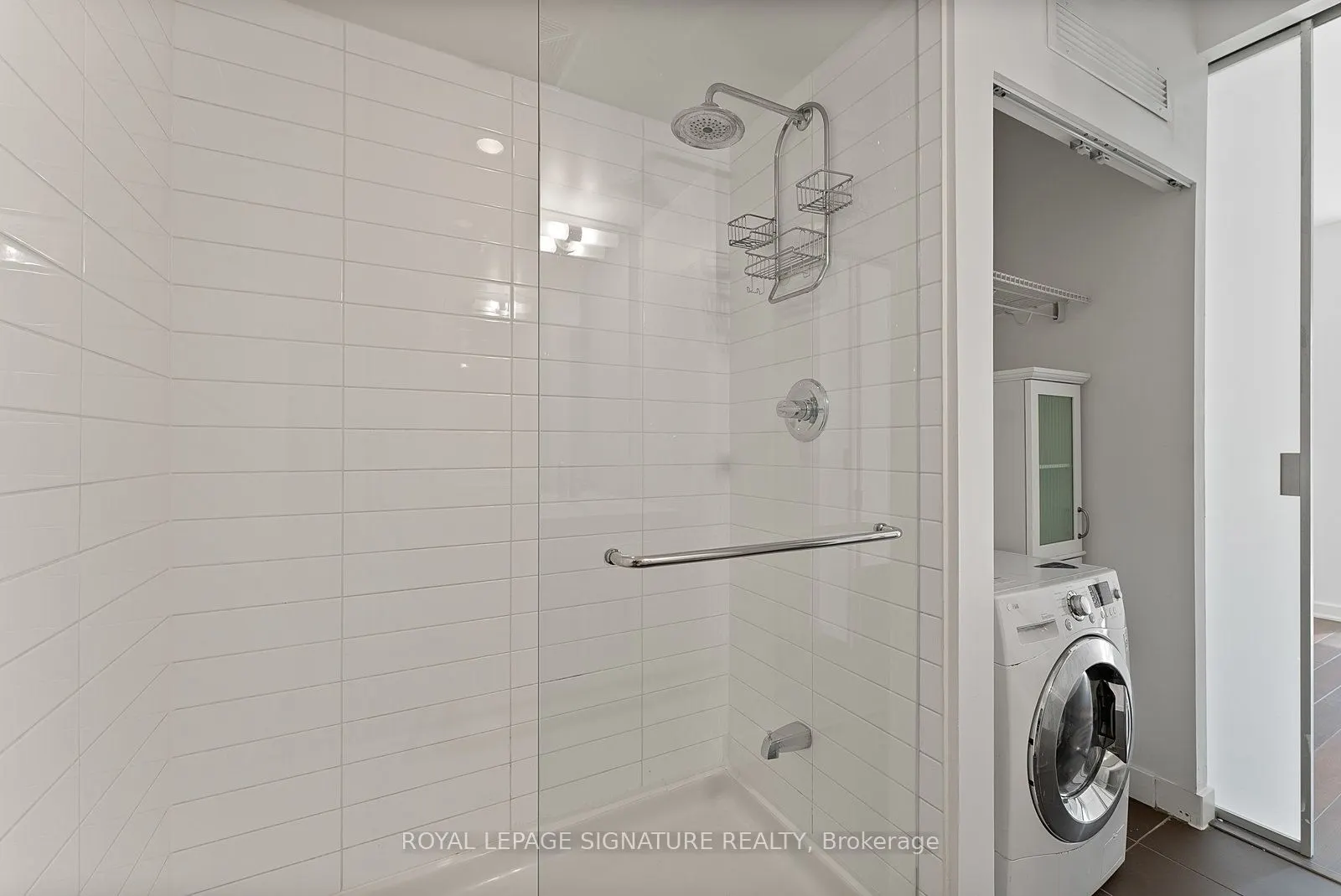 38 Dan Leckie Way, #725