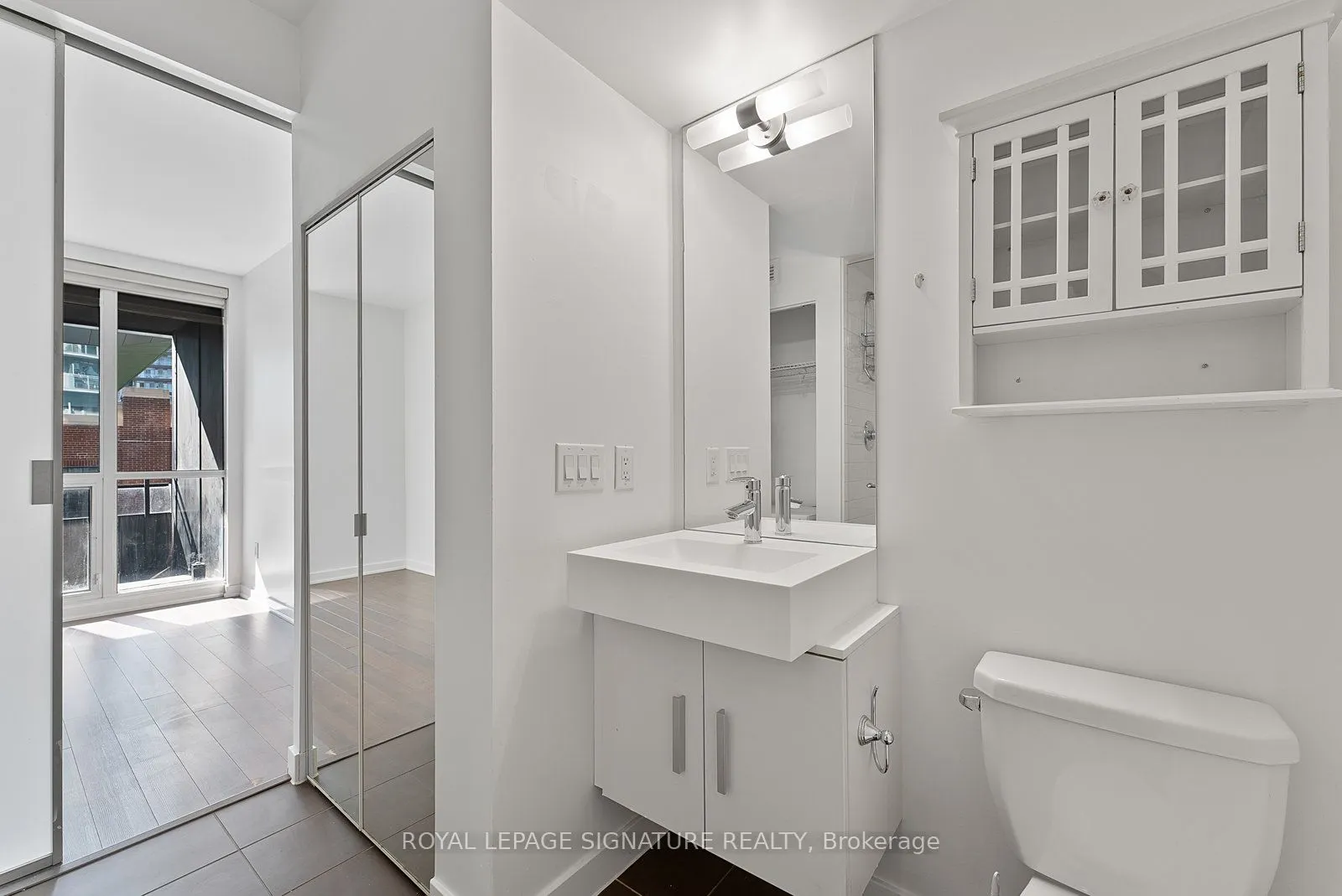 38 Dan Leckie Way, #725