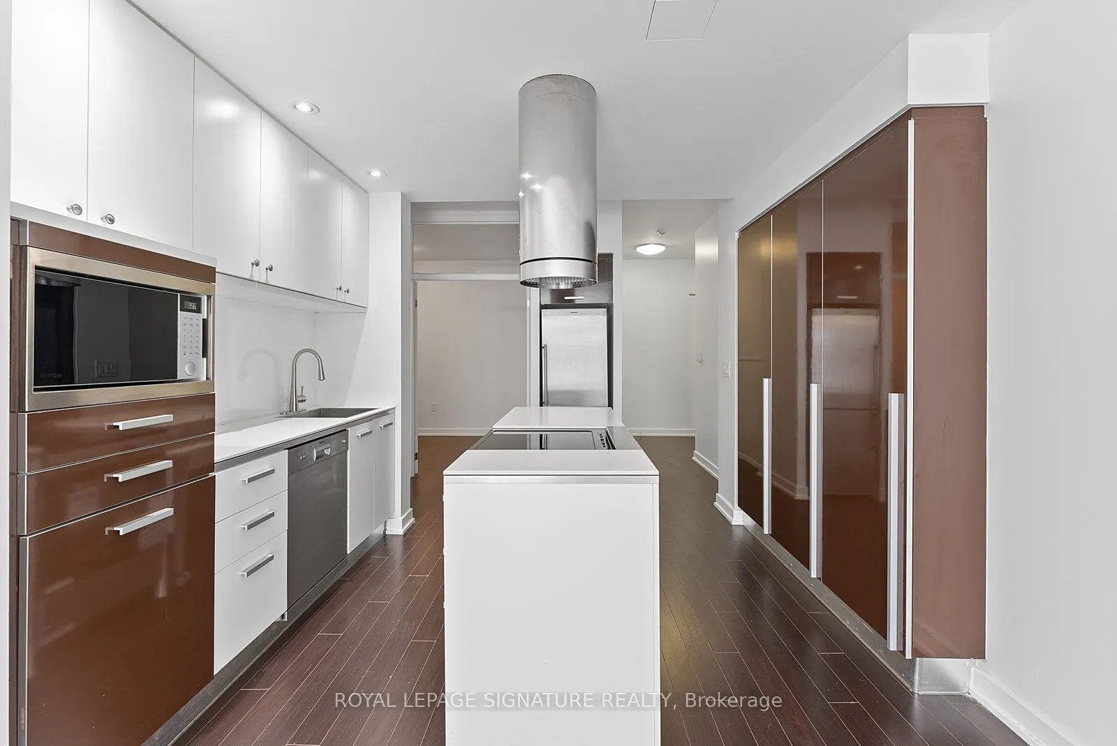 38 Dan Leckie Way, #725