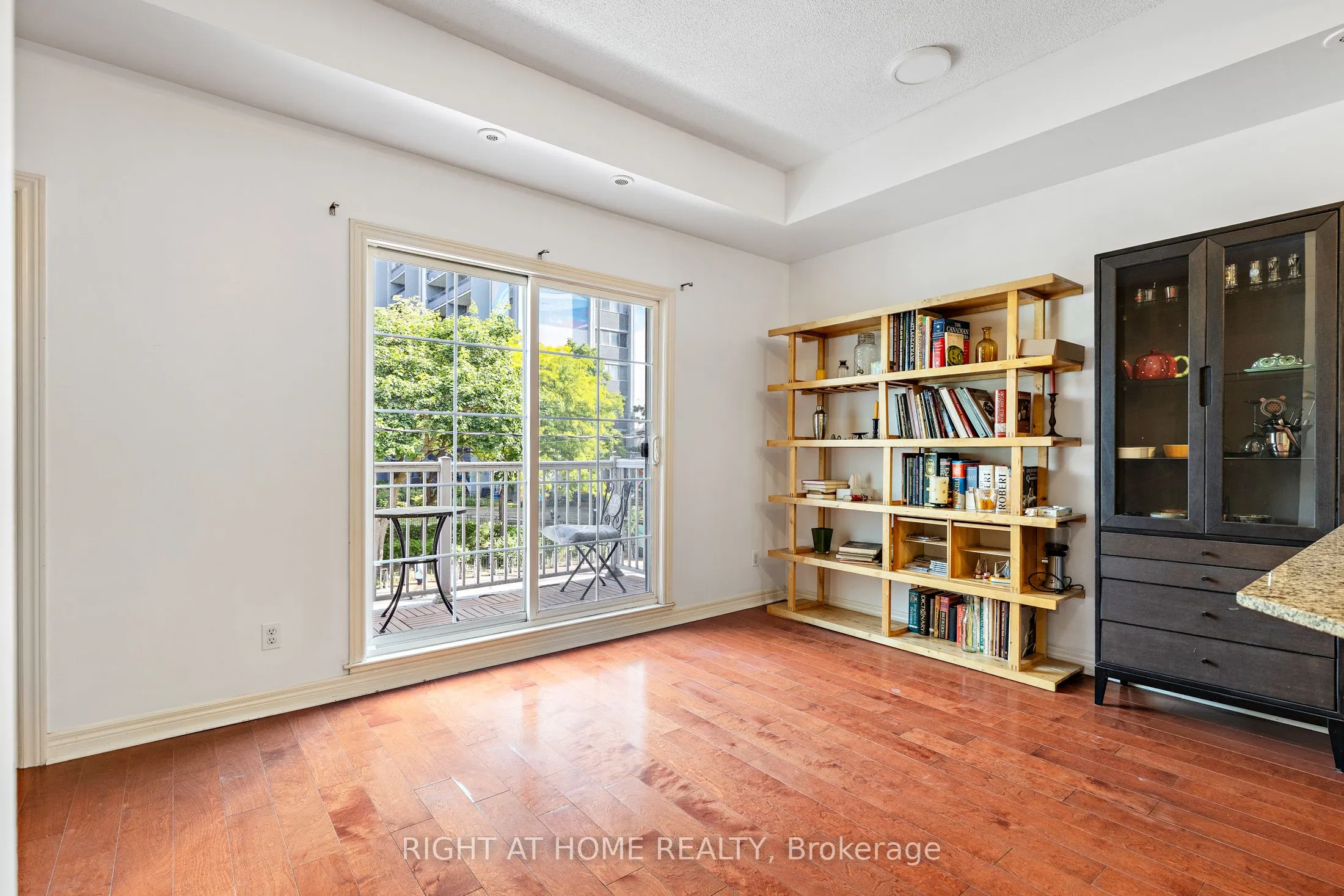 205 Wellesley Street E, #205