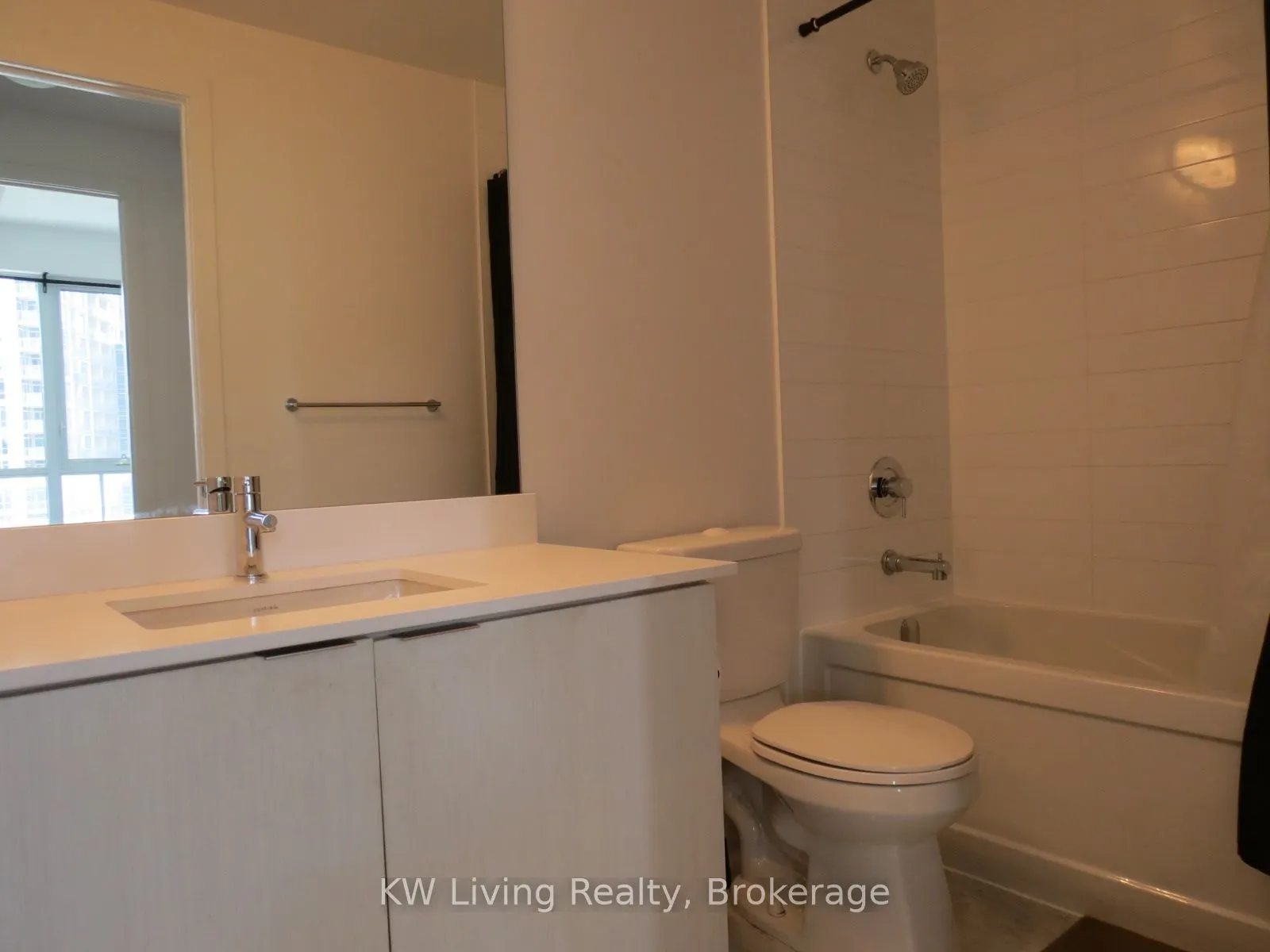 50 Bruyeres Mews, #617