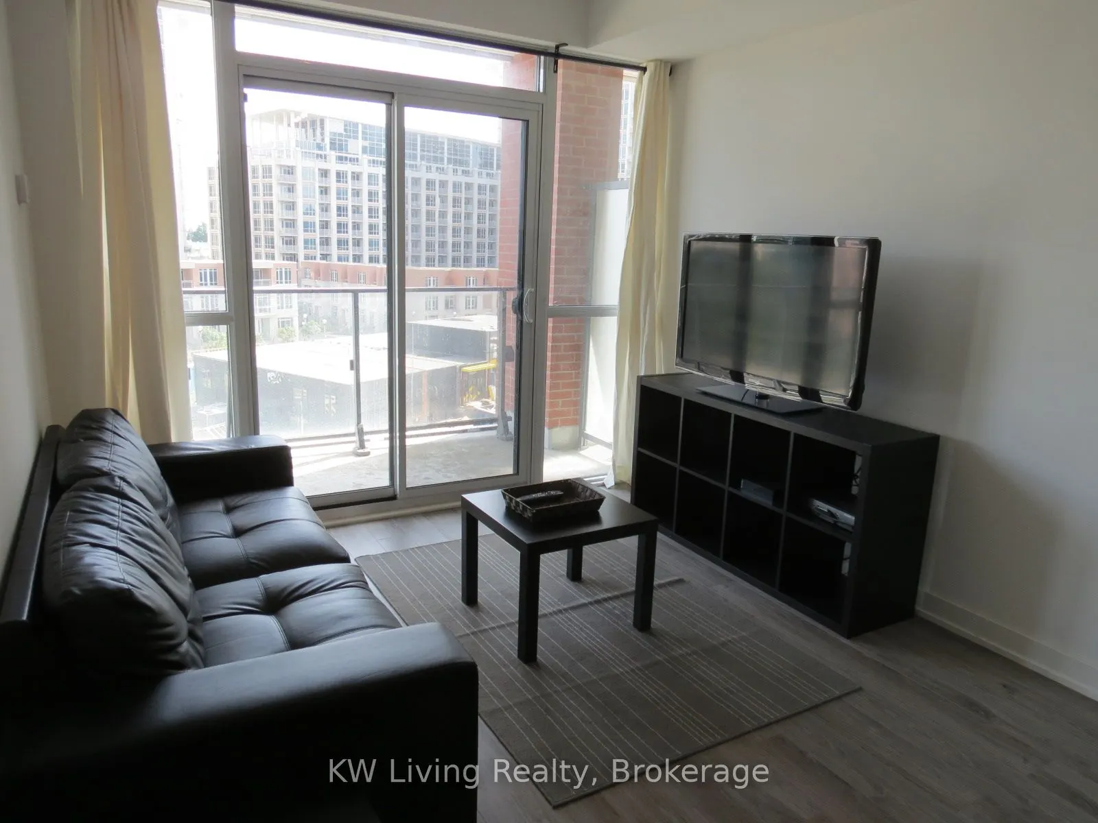 50 Bruyeres Mews, #617