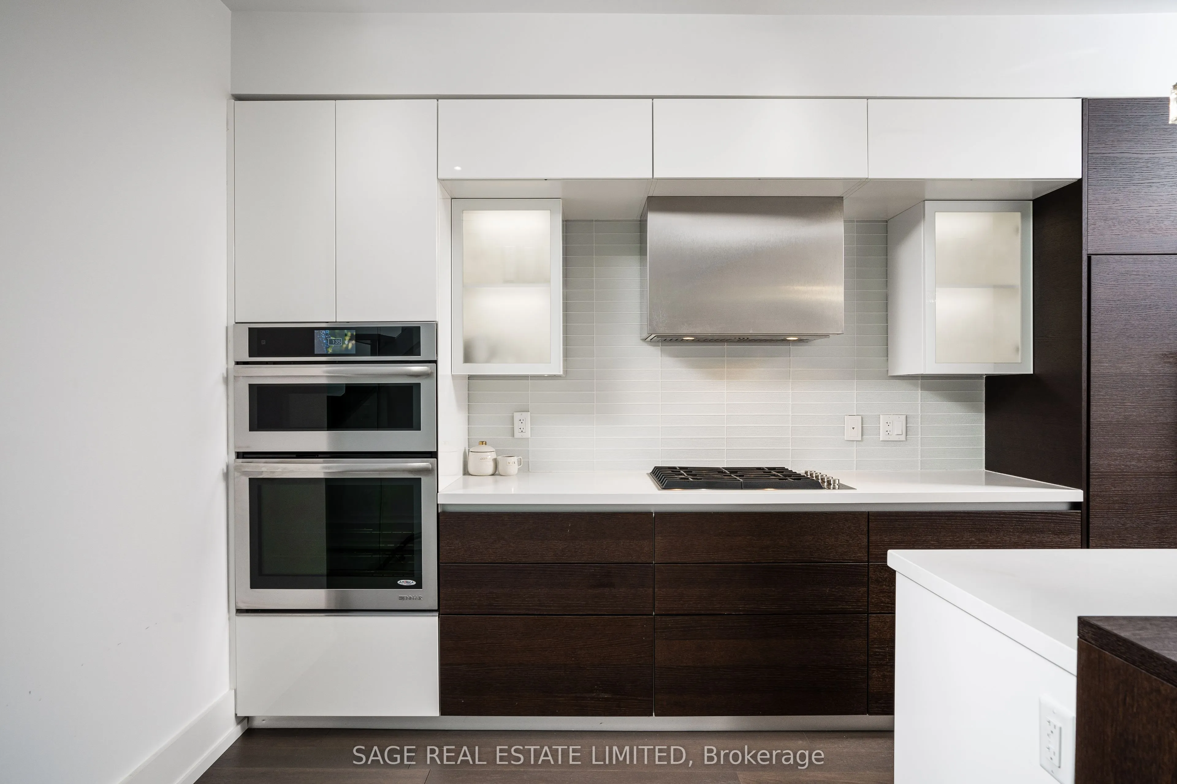 3 Sylvan Avenue E, #TH8