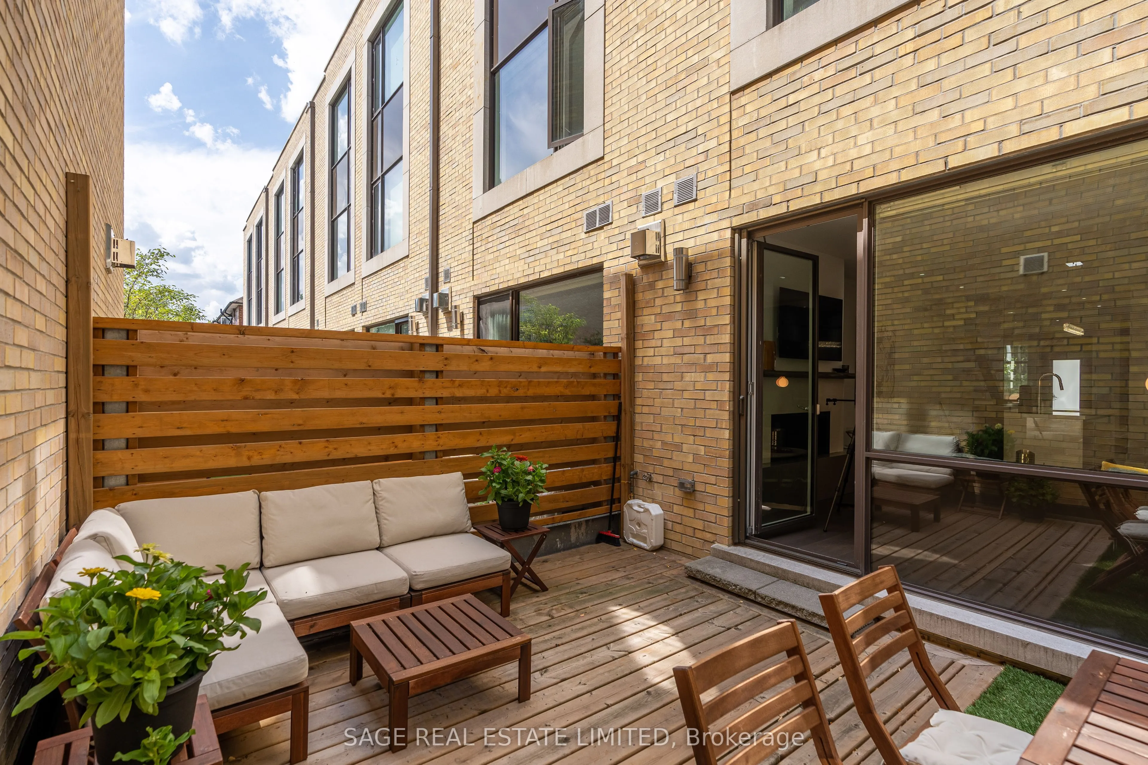 3 Sylvan Avenue E, #TH8