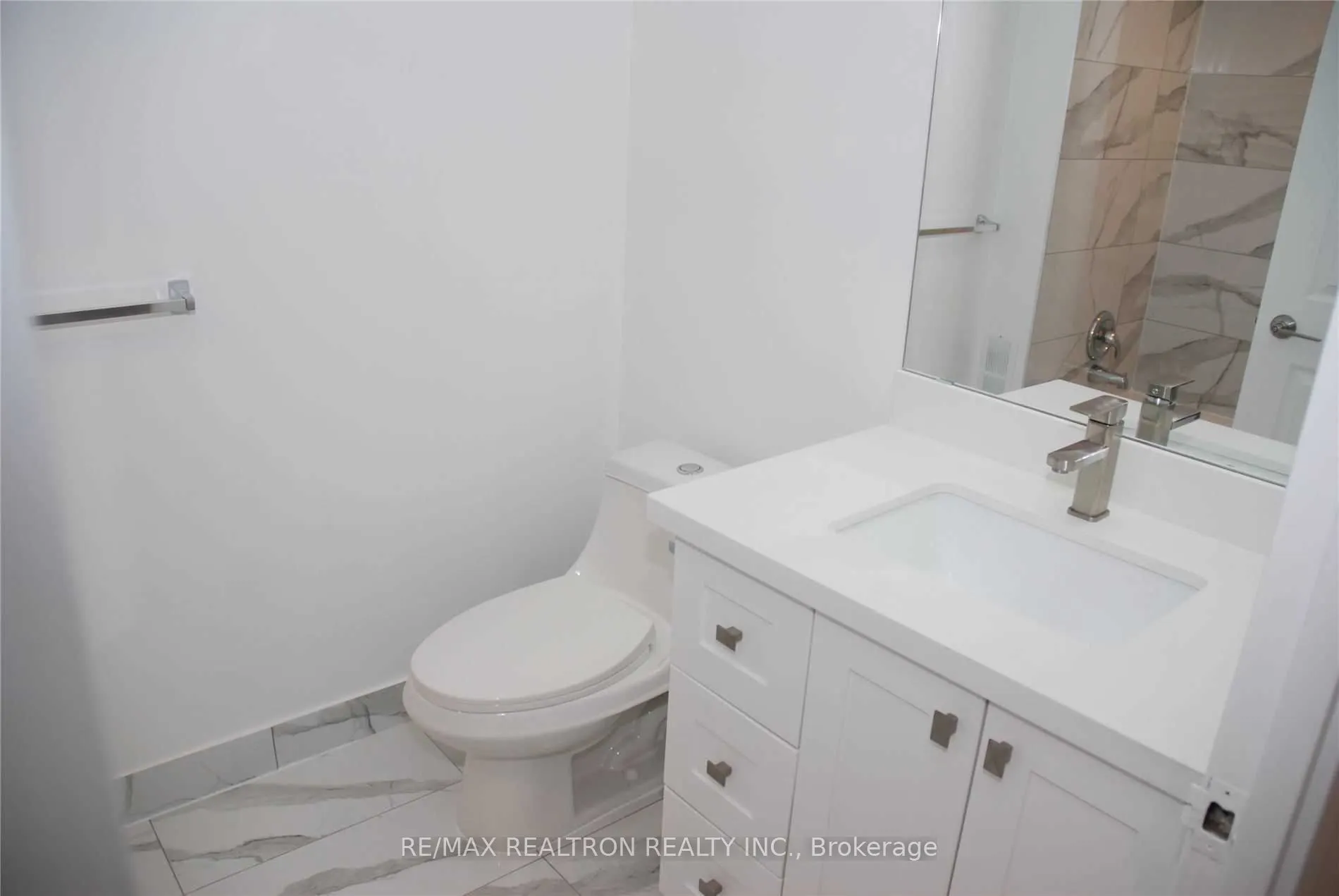 705 King Street W, #1709