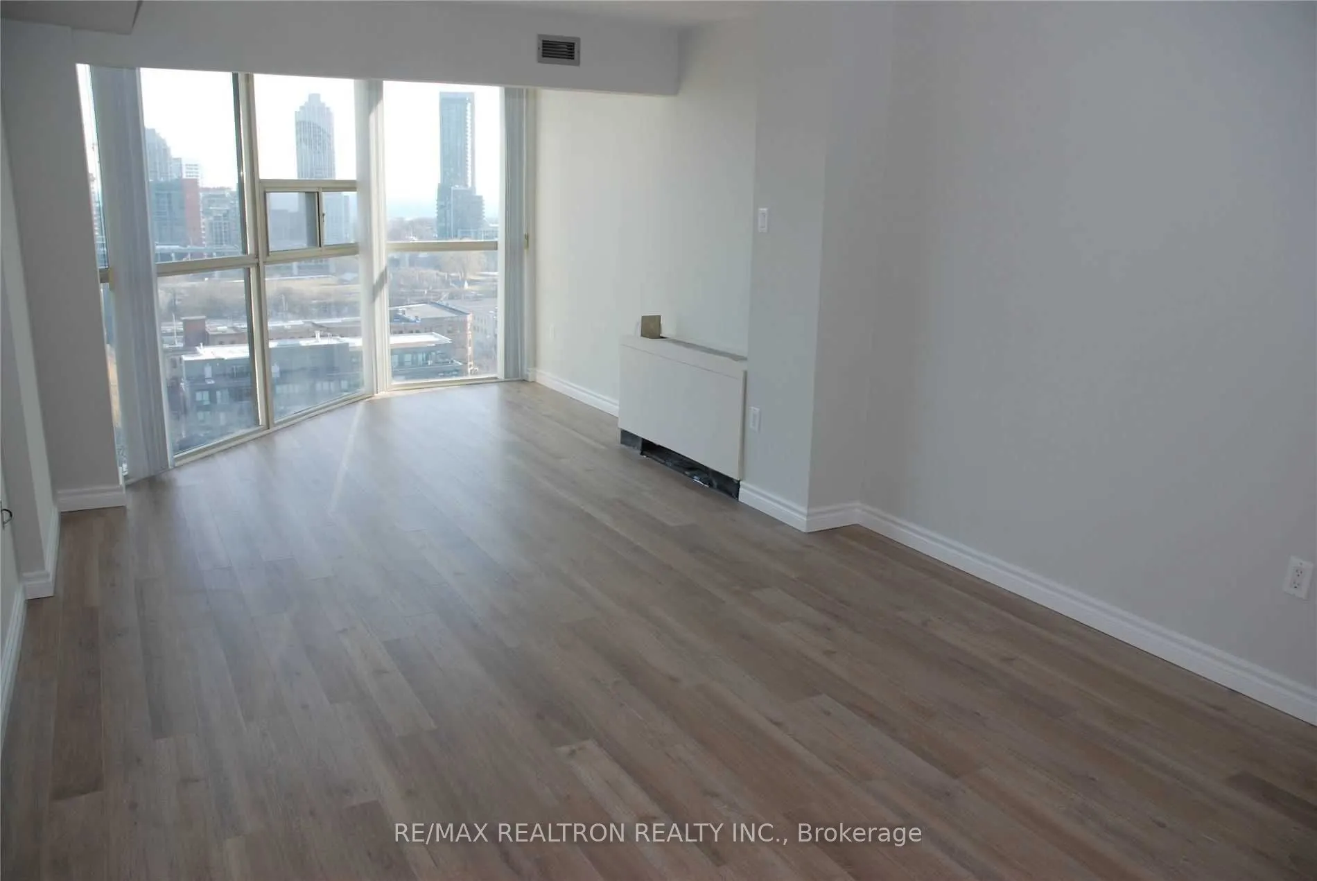 705 King Street W, #1709