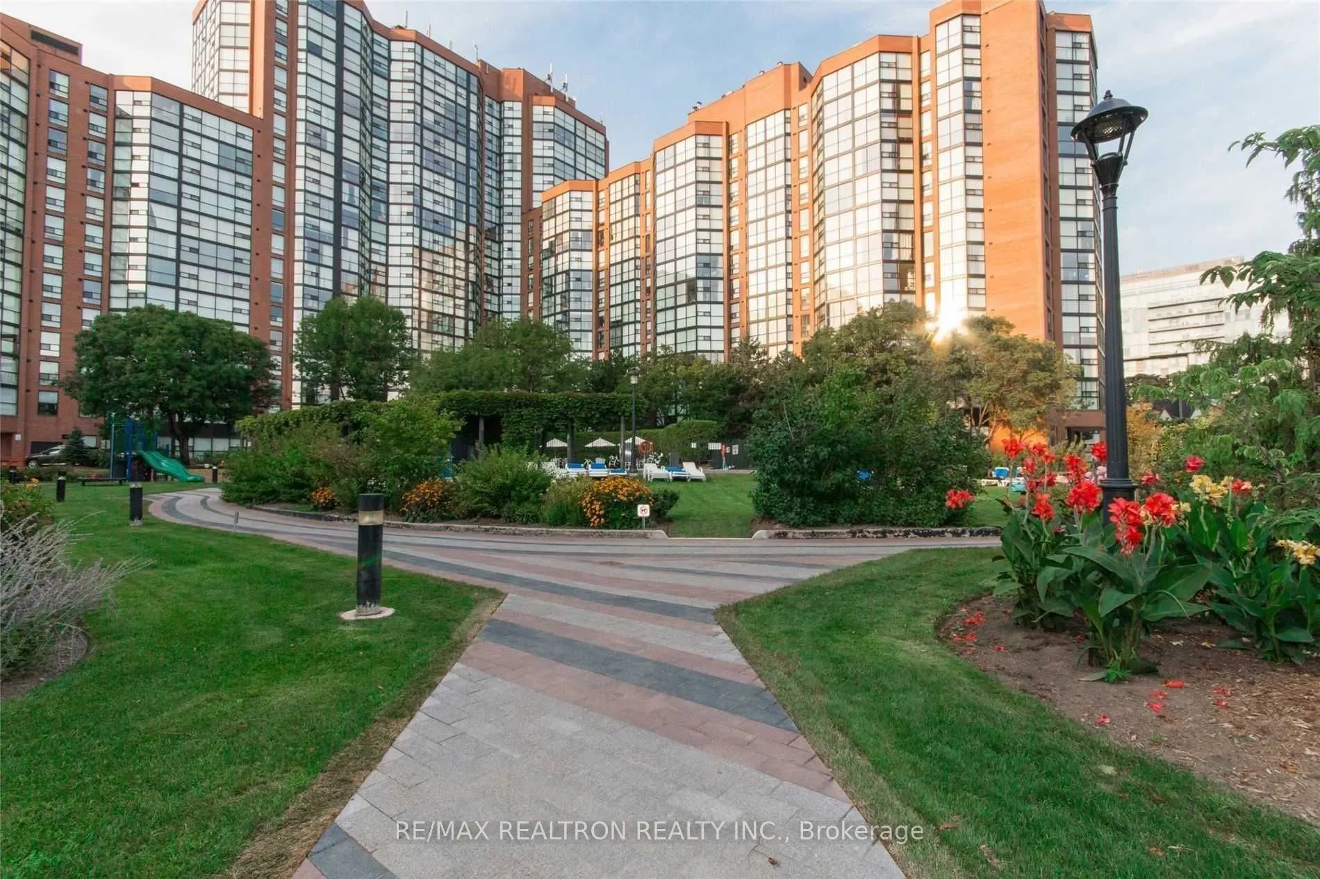 705 King Street W, #1709