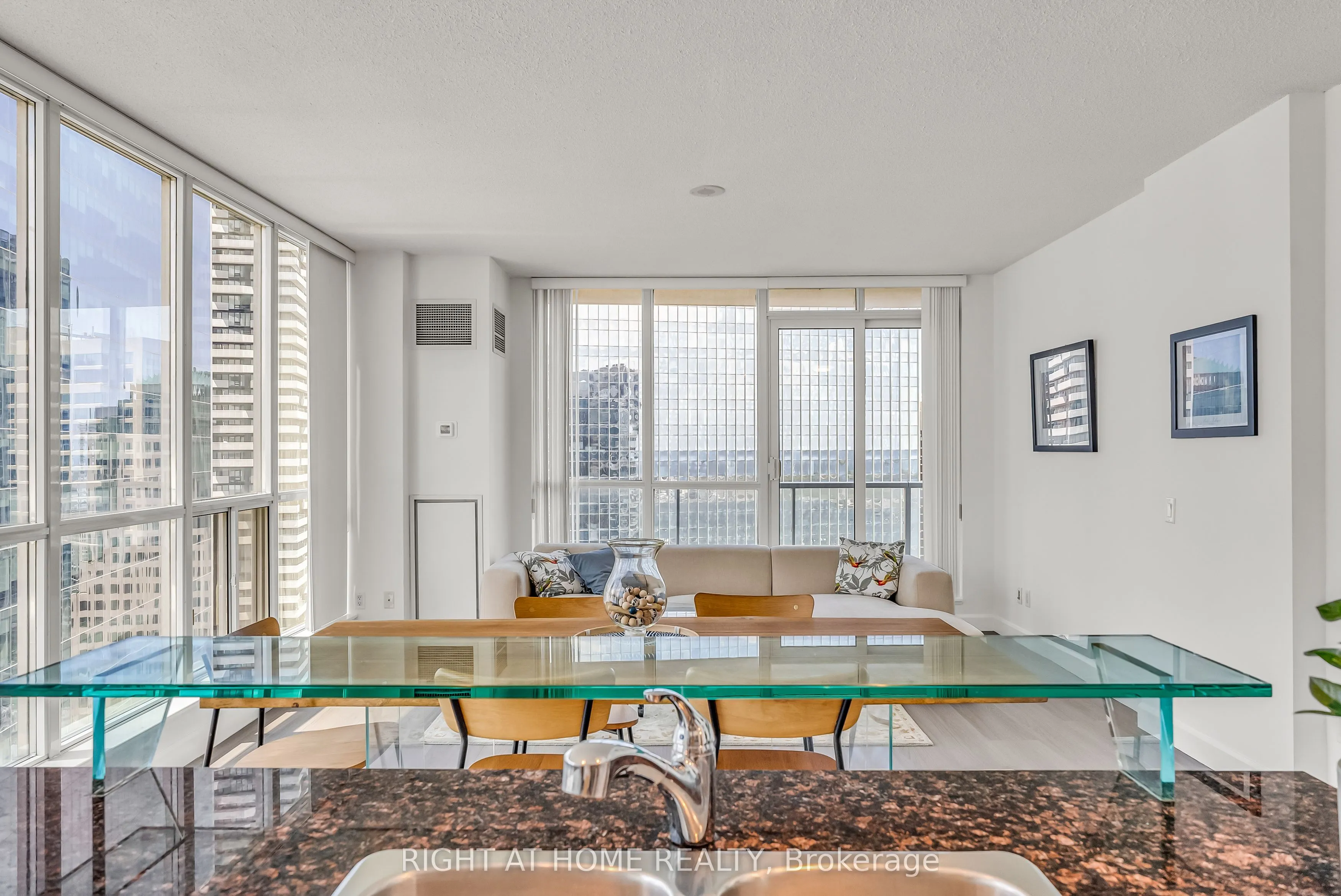 8 York Street, #3202