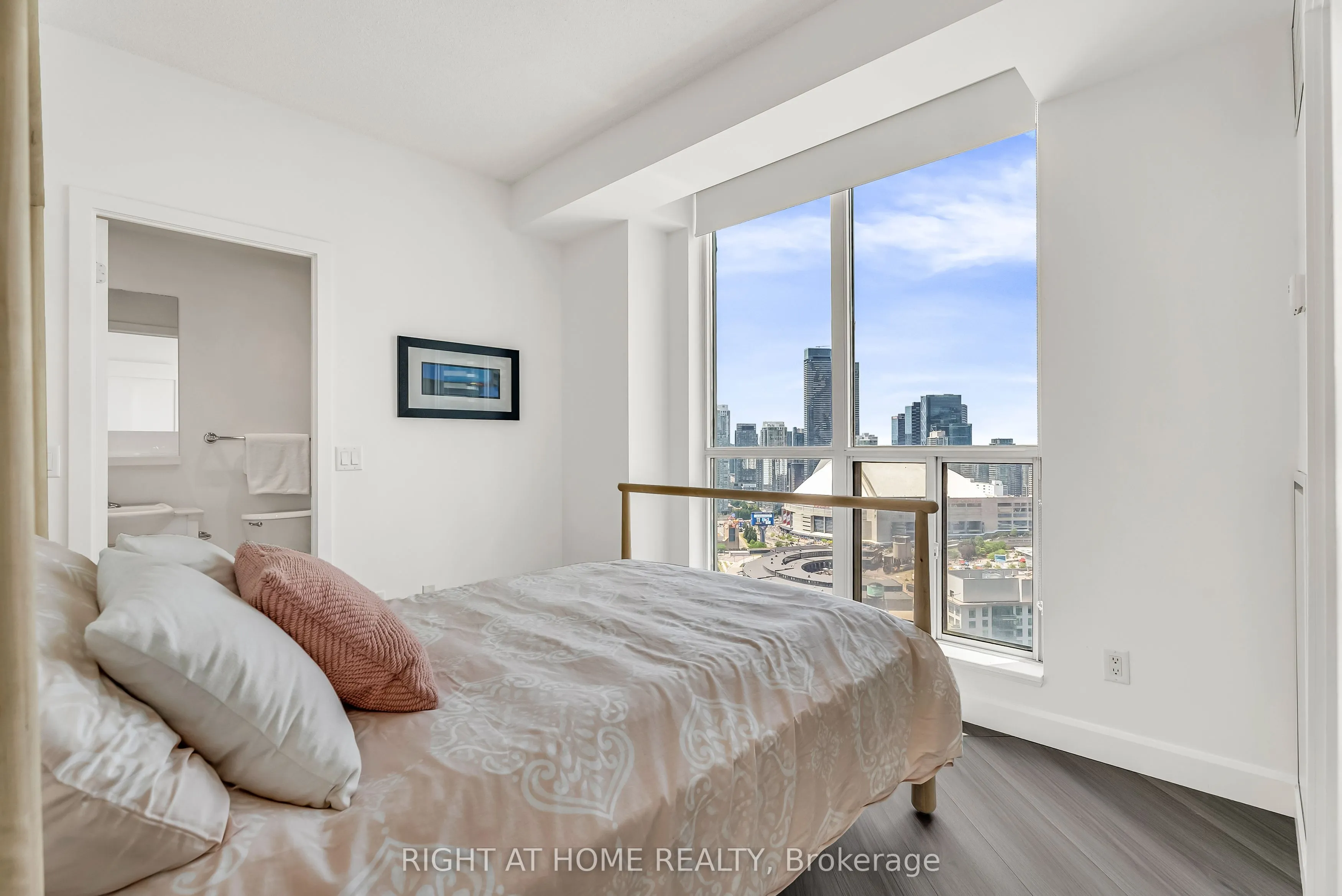 8 York Street, #3202