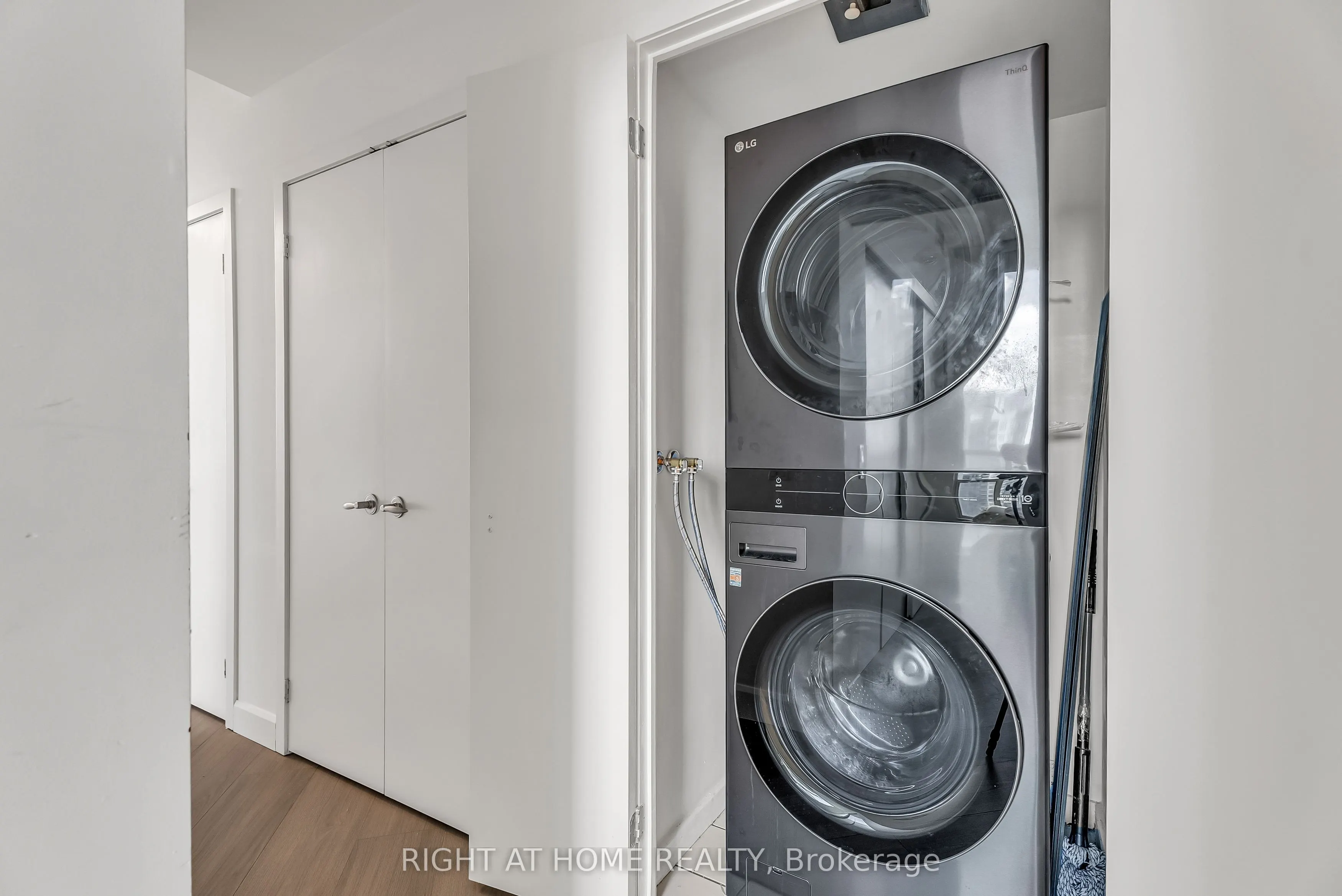 8 York Street, #3202