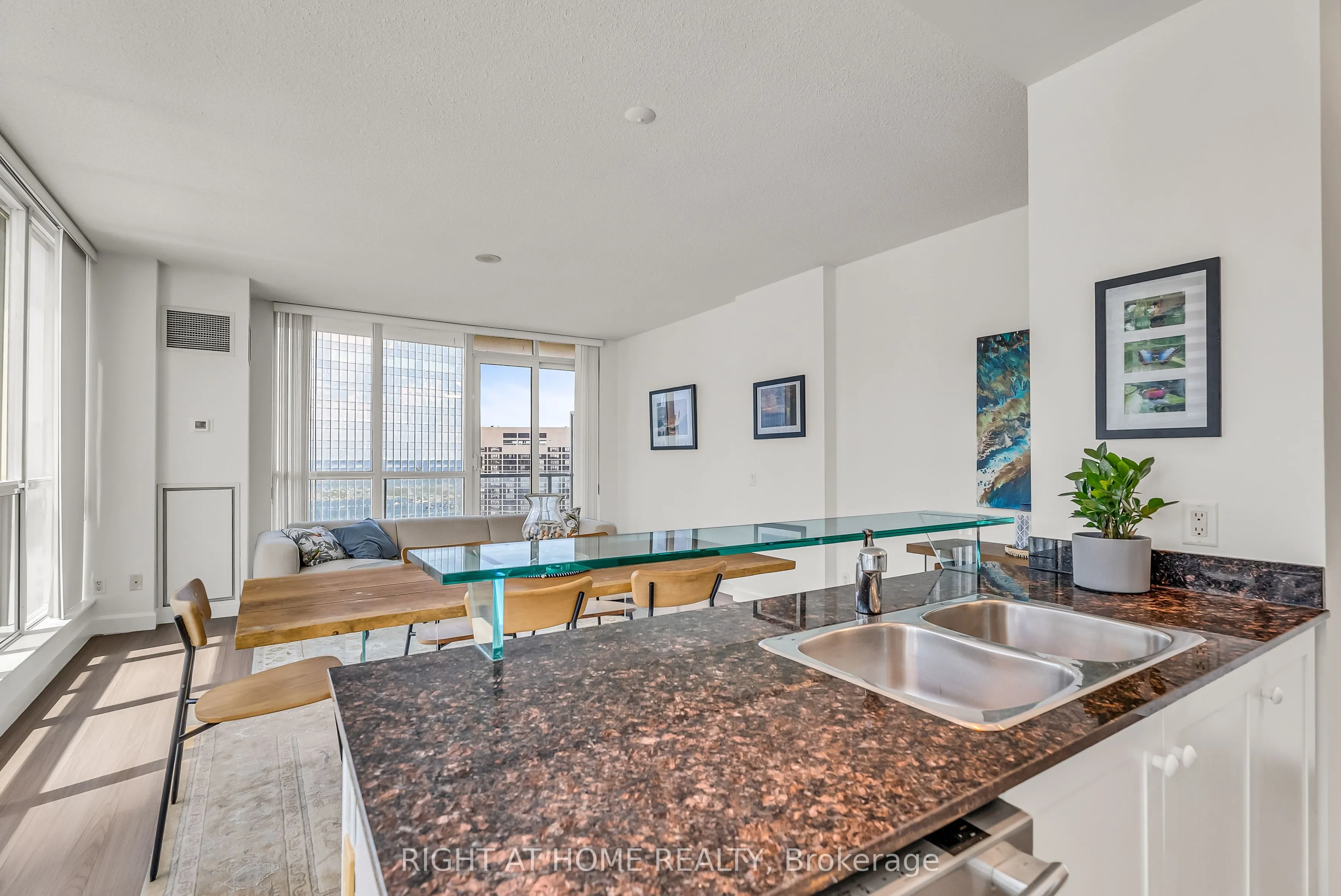 8 York Street, #3202